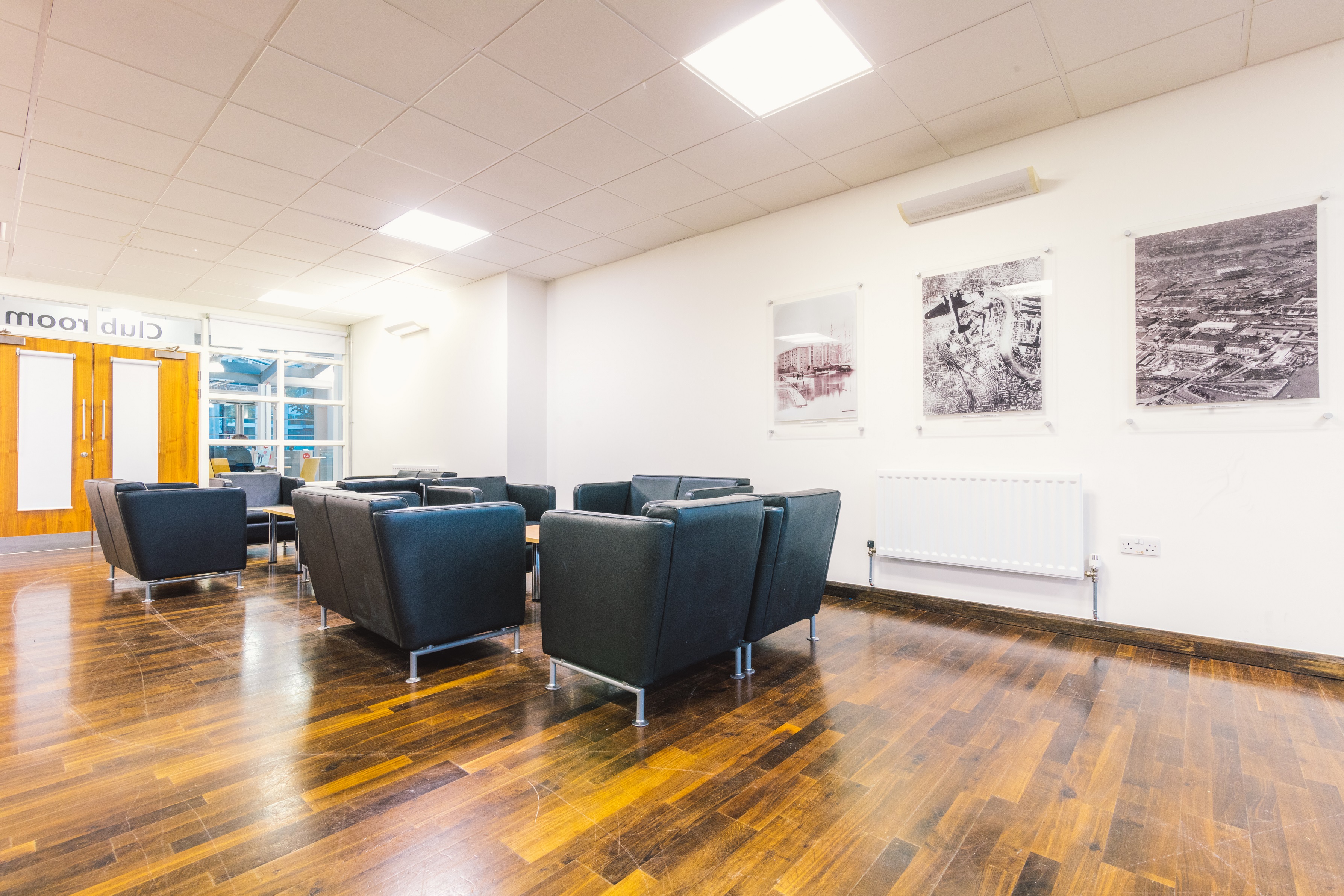 Modern lounge in Surrey Docks, ideal for networking and informal meetings.