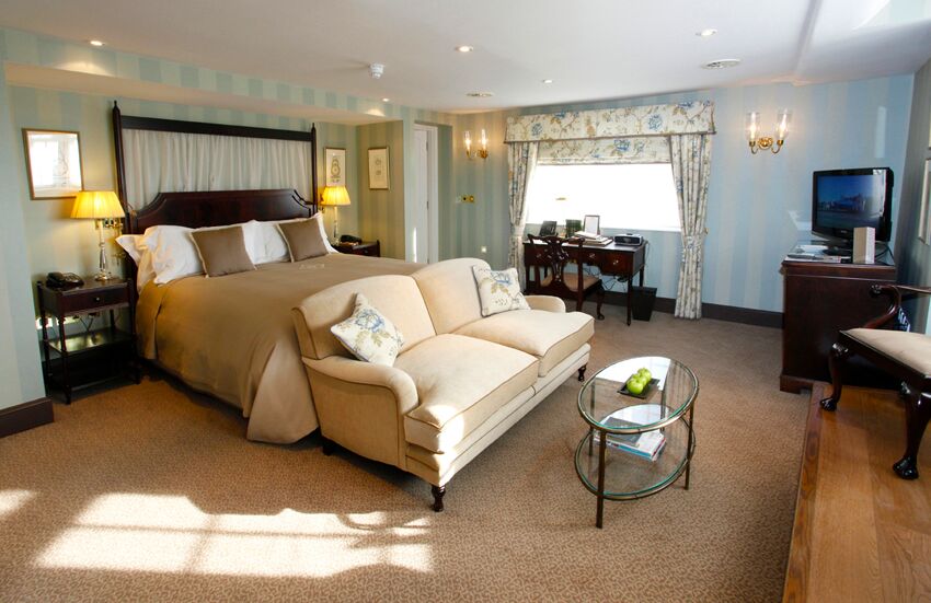 De La Bere Court - ga30v21rxdk.jpg