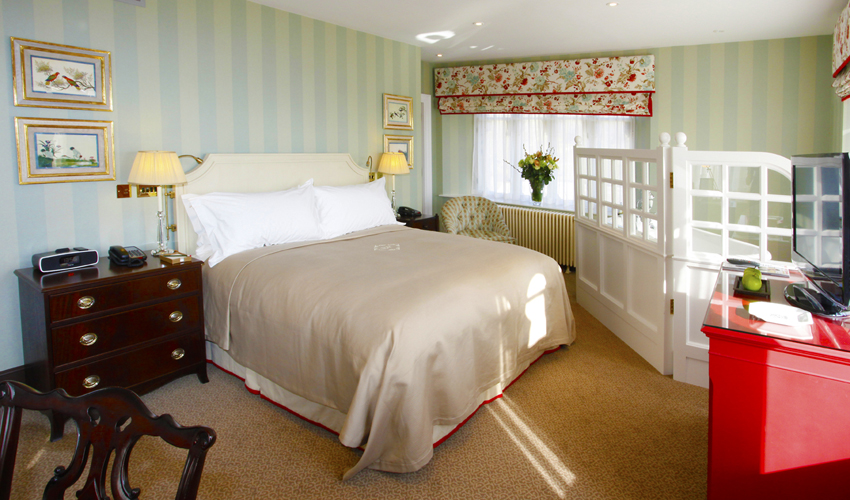 De La Bere Court - du0xuitkxsq.jpg