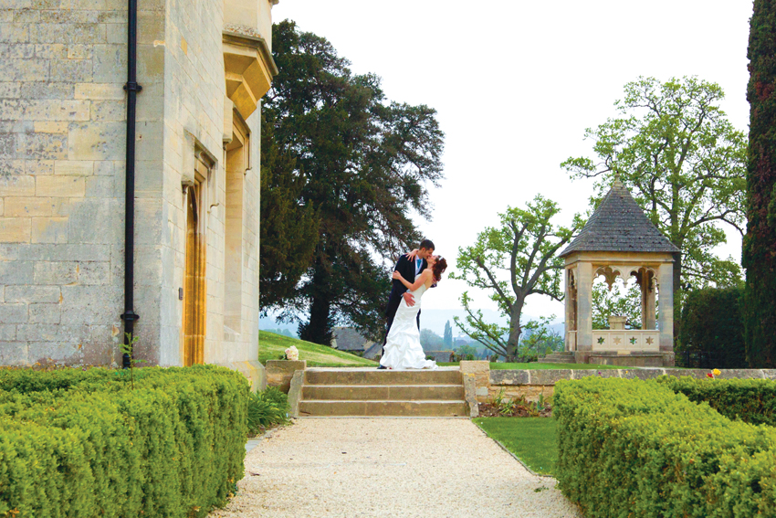 De La Bere Court - hrmub1k1njm.jpg