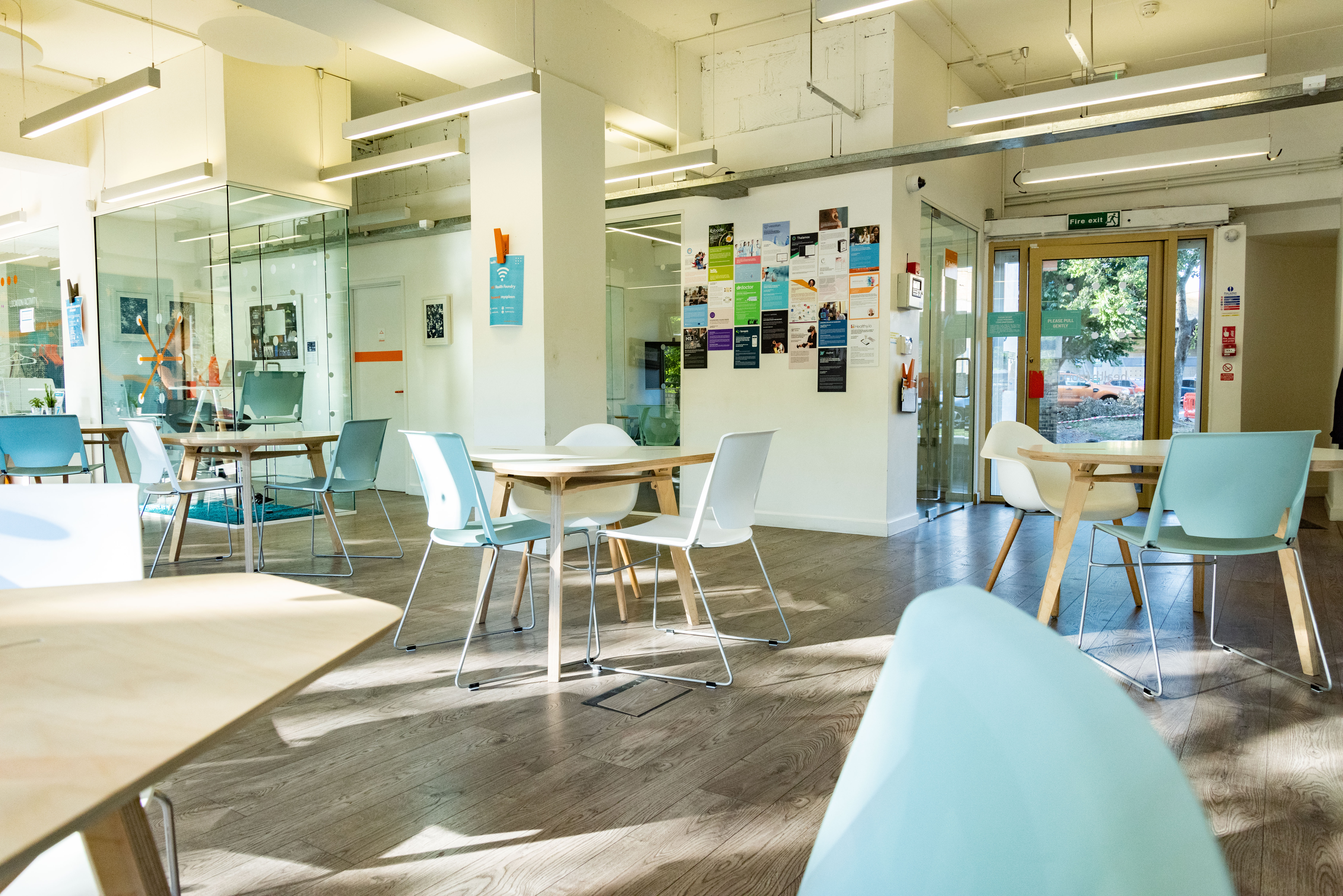 Bright modern meeting space in Health Foundry, ideal for workshops and gatherings.