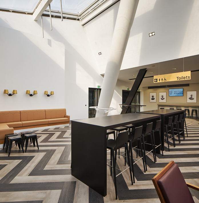 The Great Briton and The Academy - 5ml31yuizmo.jpg