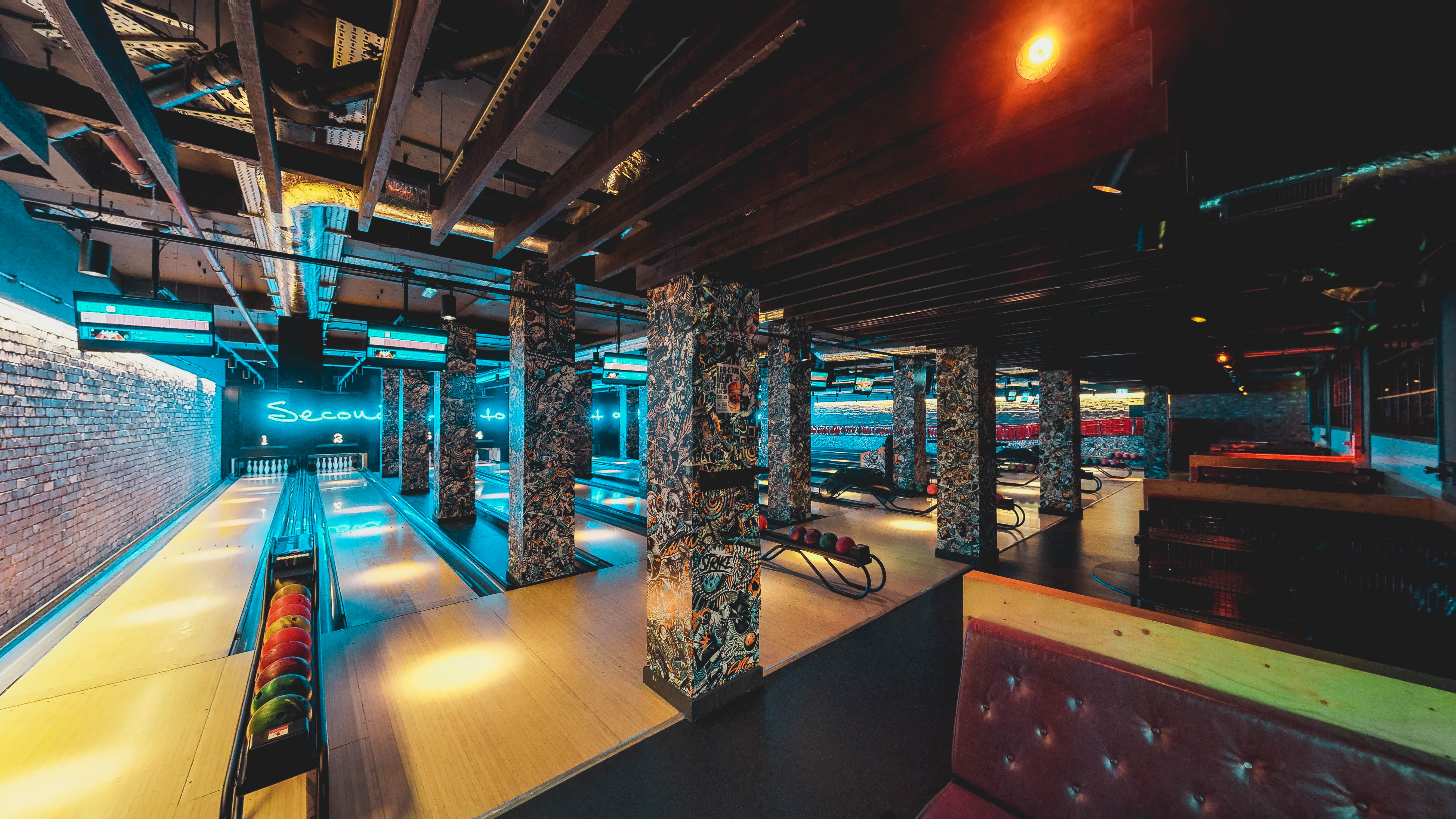 EAST & WEST Wing - Lane Hire  - boe5gdrbuxc.jpg