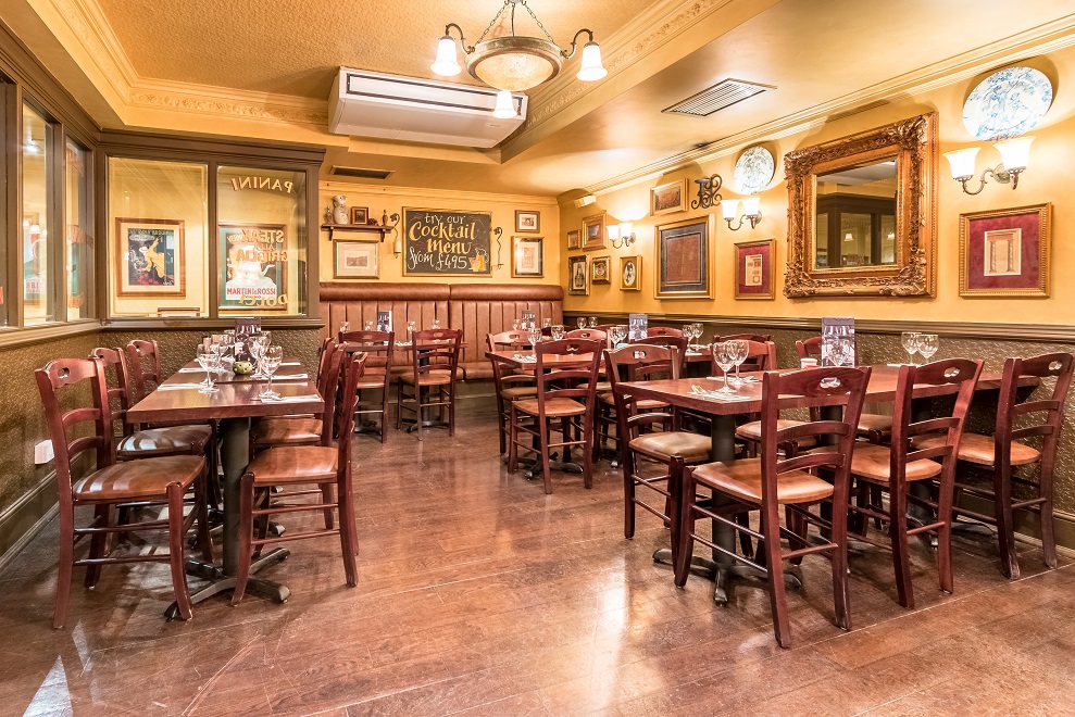 Cozy private dining room at Bella Italia, perfect for intimate gatherings and corporate events.