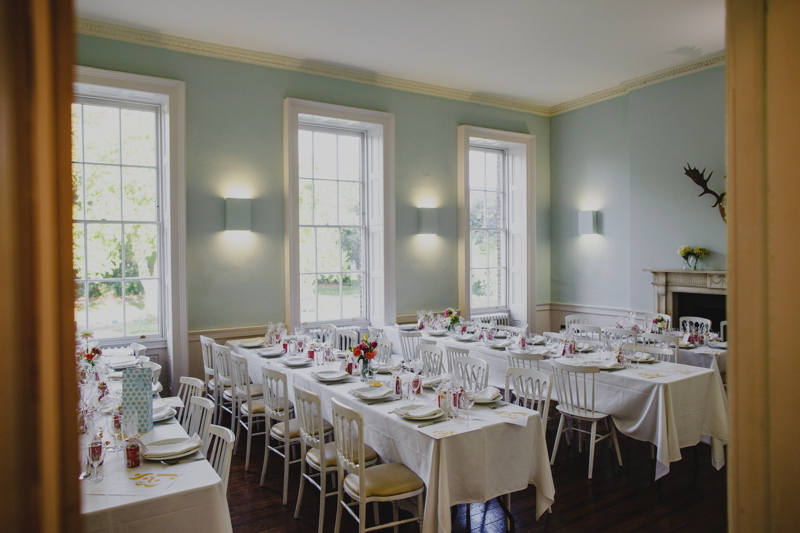 Elegant dining room in Clissold House, ideal for formal dinners and upscale events.