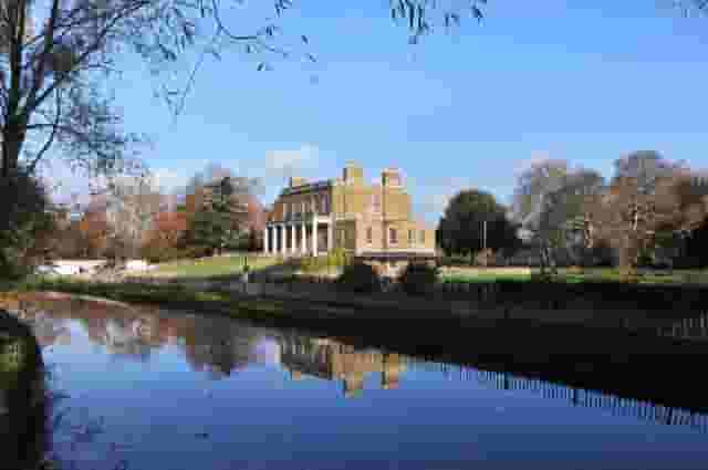Clissold House
