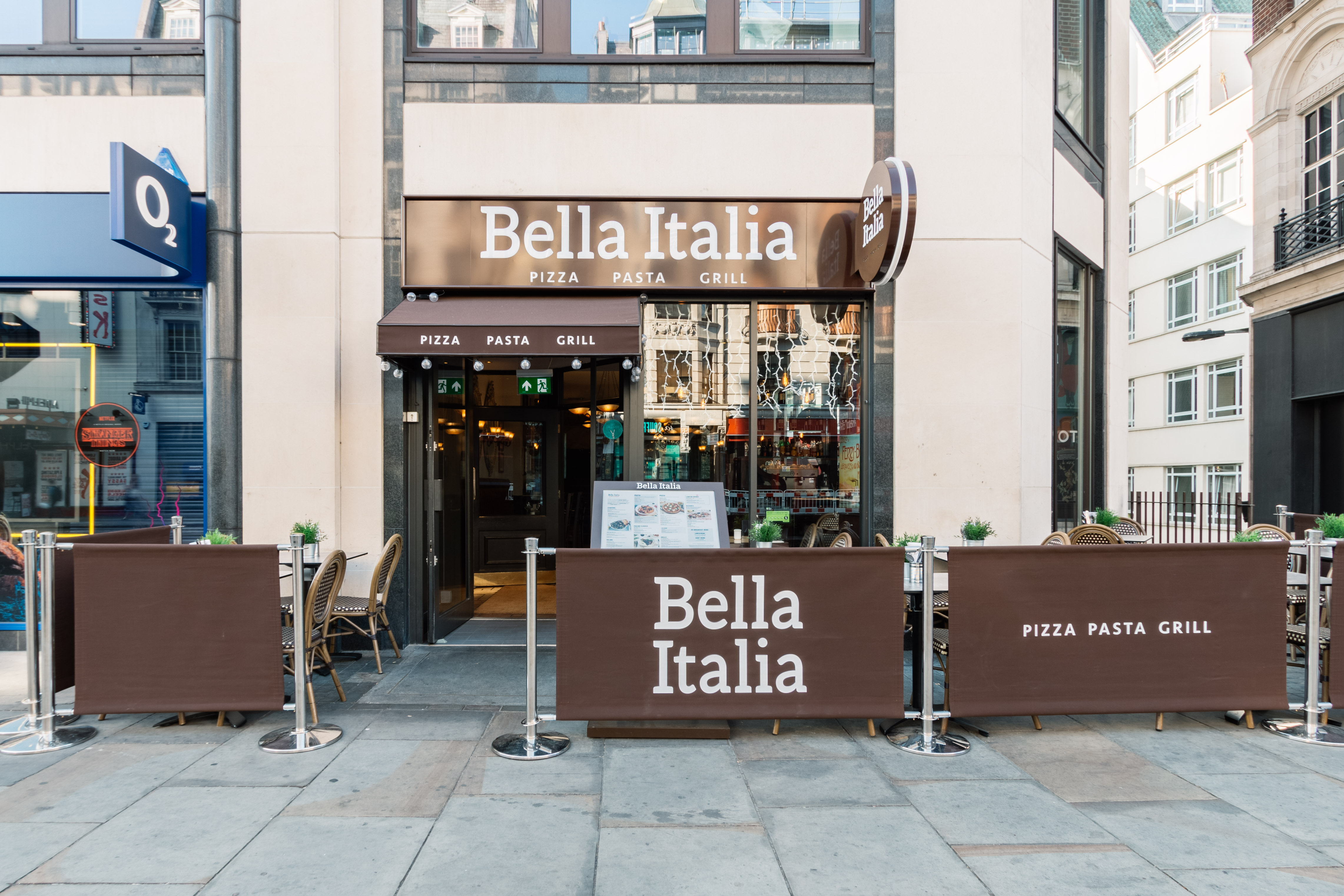 Bella Italia Strand venue with outdoor seating, perfect for casual dining events.