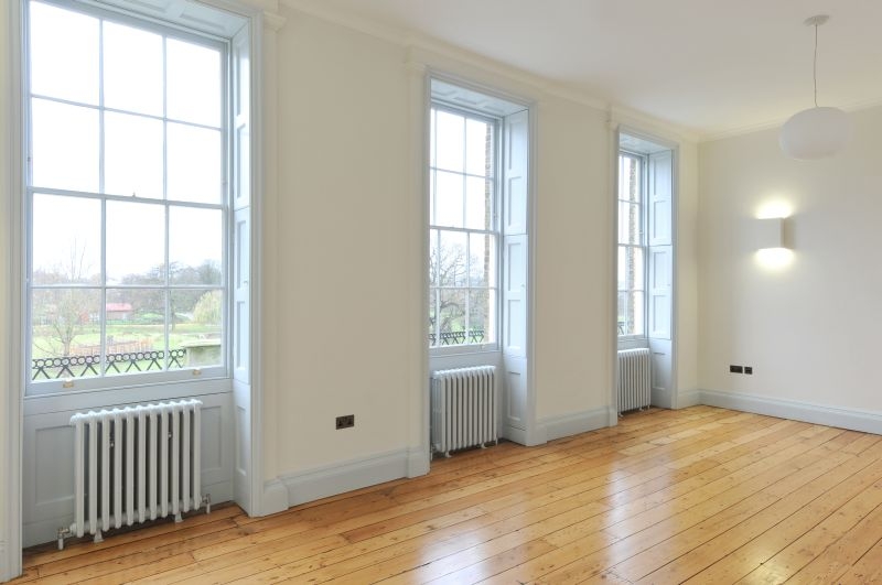 Bright meeting space in Clissold House with large windows for events and gatherings.