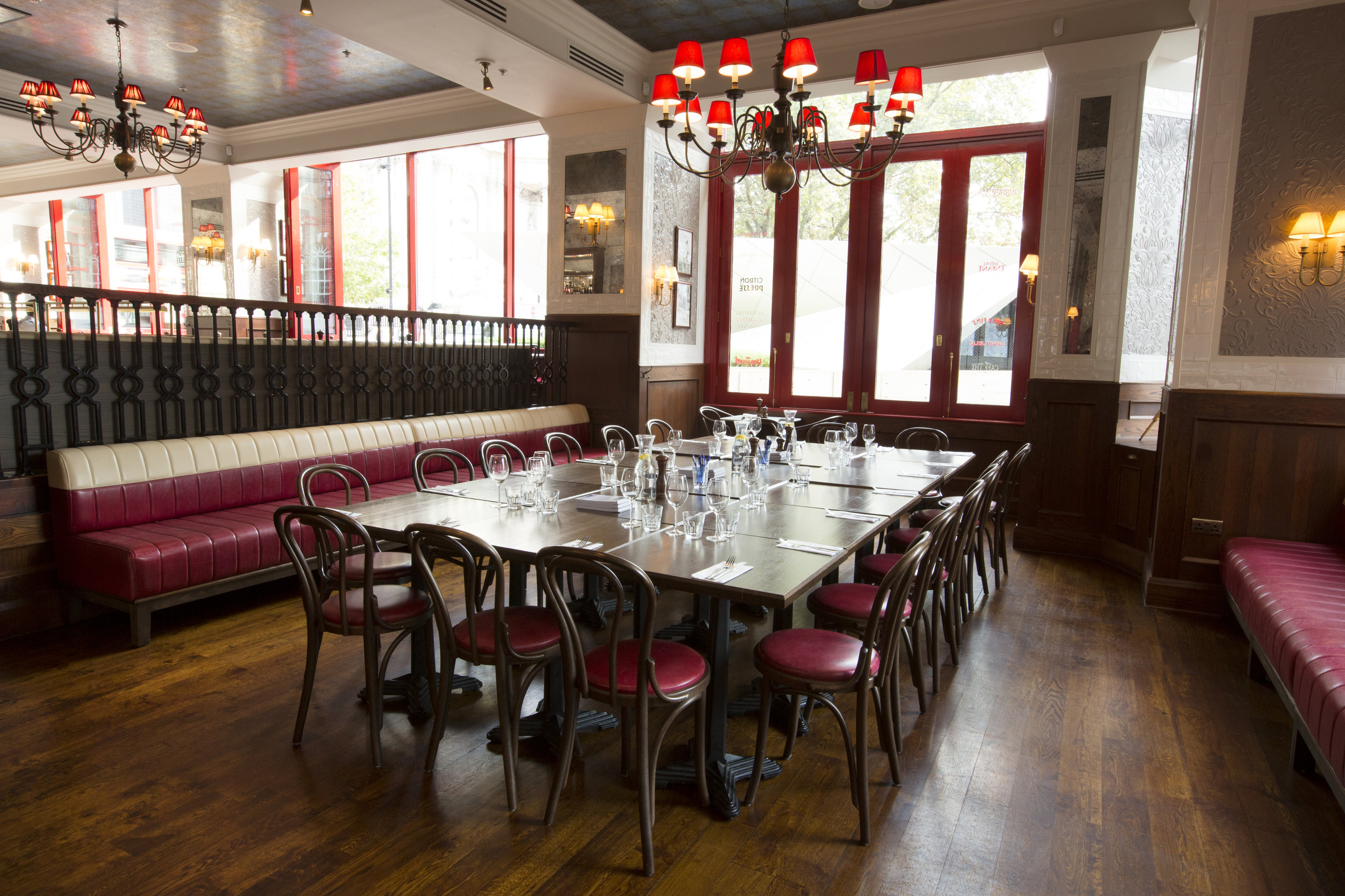 Intimate meeting space at Café Rouge St Pauls with elegant decor, perfect for gatherings.