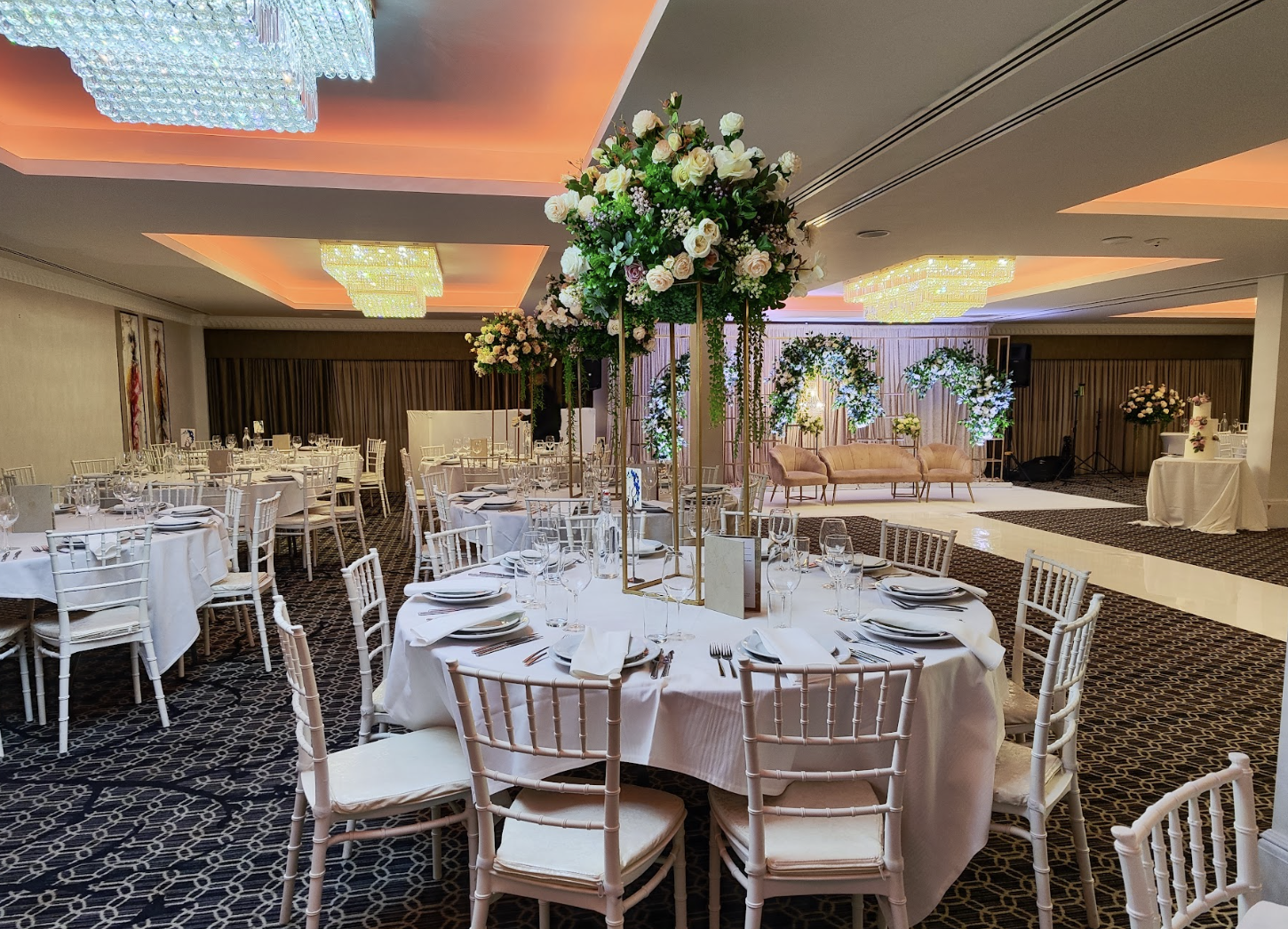 Alan Turing event space with elegant tables, ideal for weddings and formal gatherings.