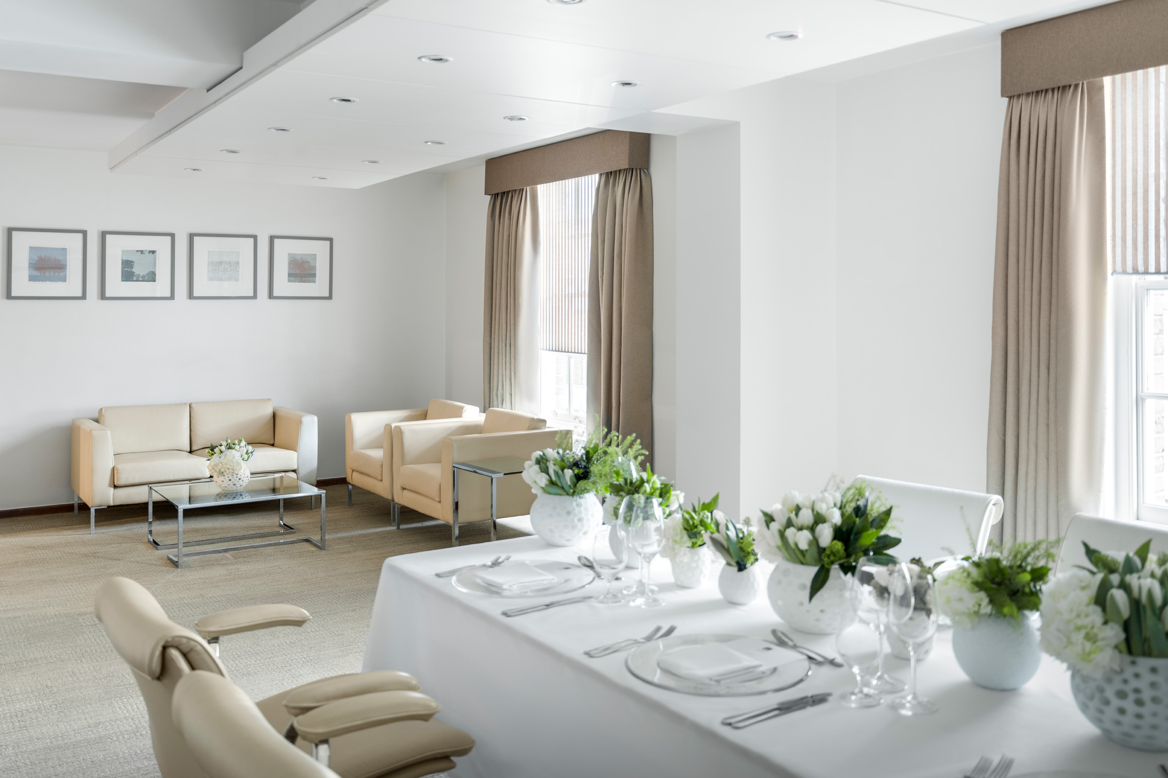 Sophisticated meeting space at COMO Metropolitan London with elegant dining setup.