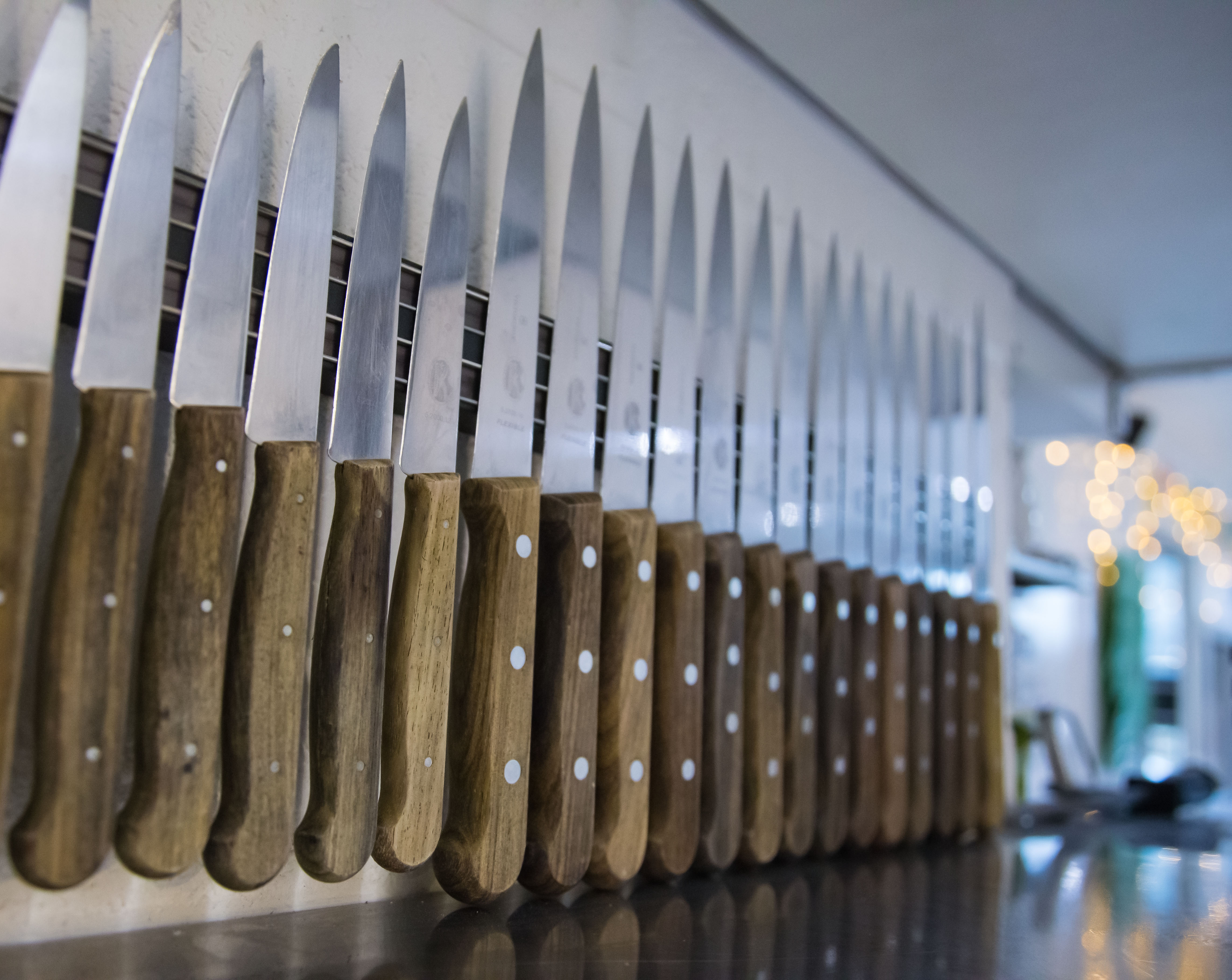 Professional Kitchen to rent & hire - ixod5y0h204.jpg