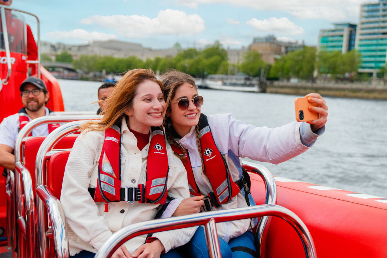 Thames Rockets RIB boat group bonding, high-energy experiential corporate event activity.