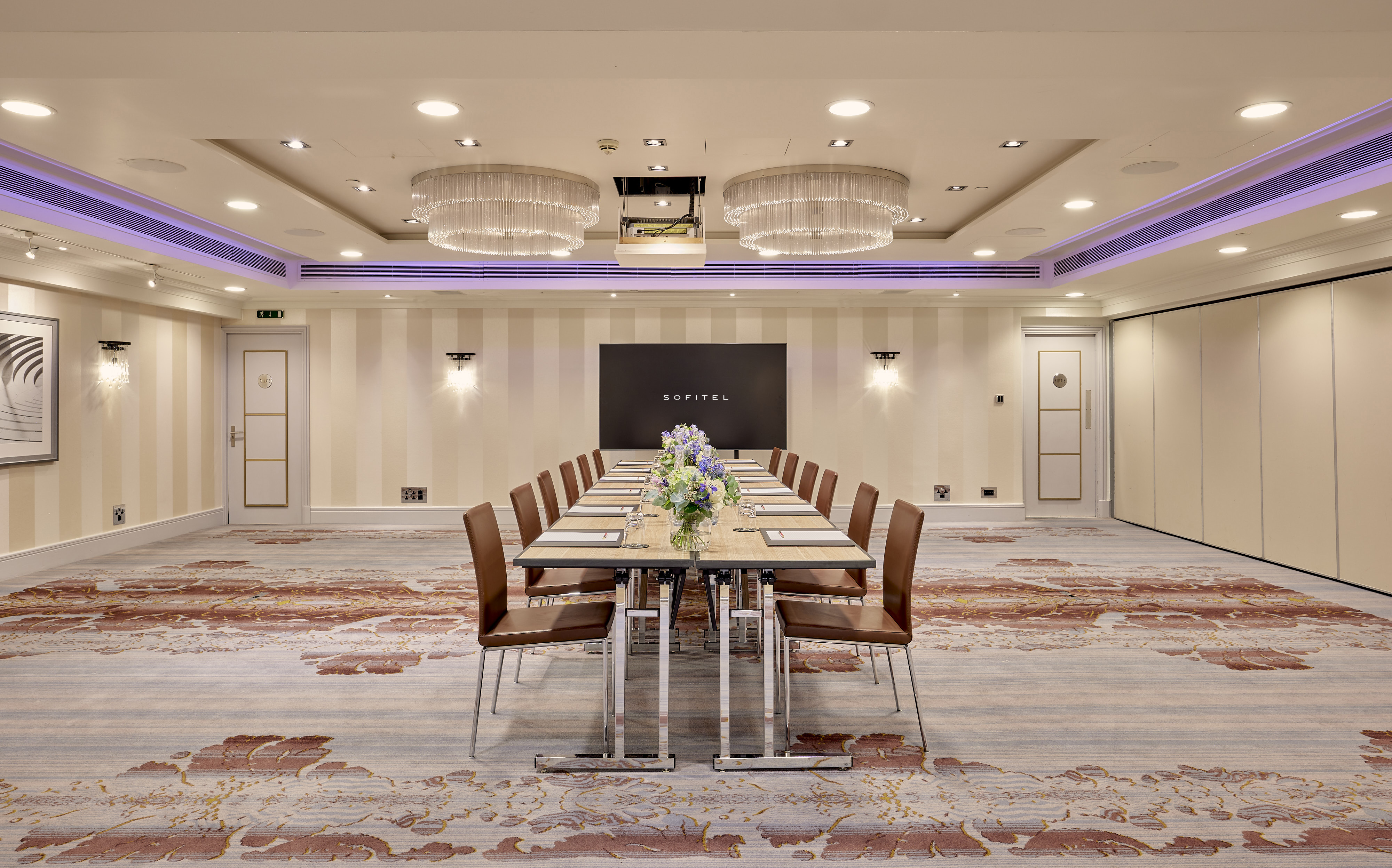 Modern Mayfair Suite meeting room at Sofitel London, ideal for professional gatherings.