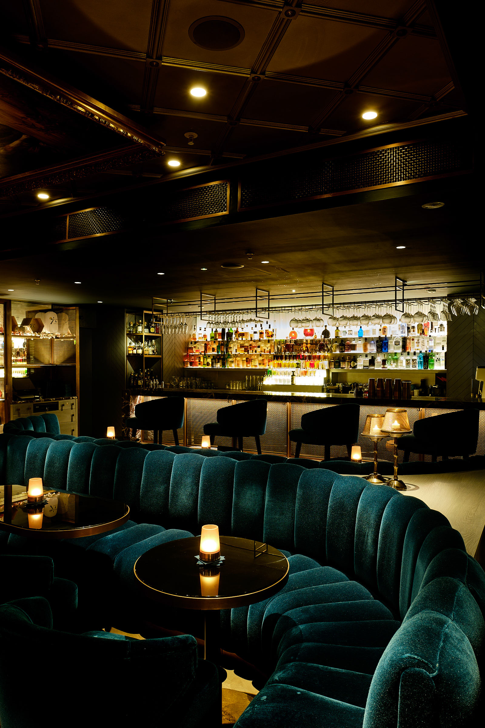 Stylish St James Bar at Sofitel London, perfect for cocktail receptions and networking events.