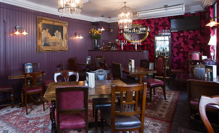 The Chesterfield Room - ma2u4f4y1wc.jpg