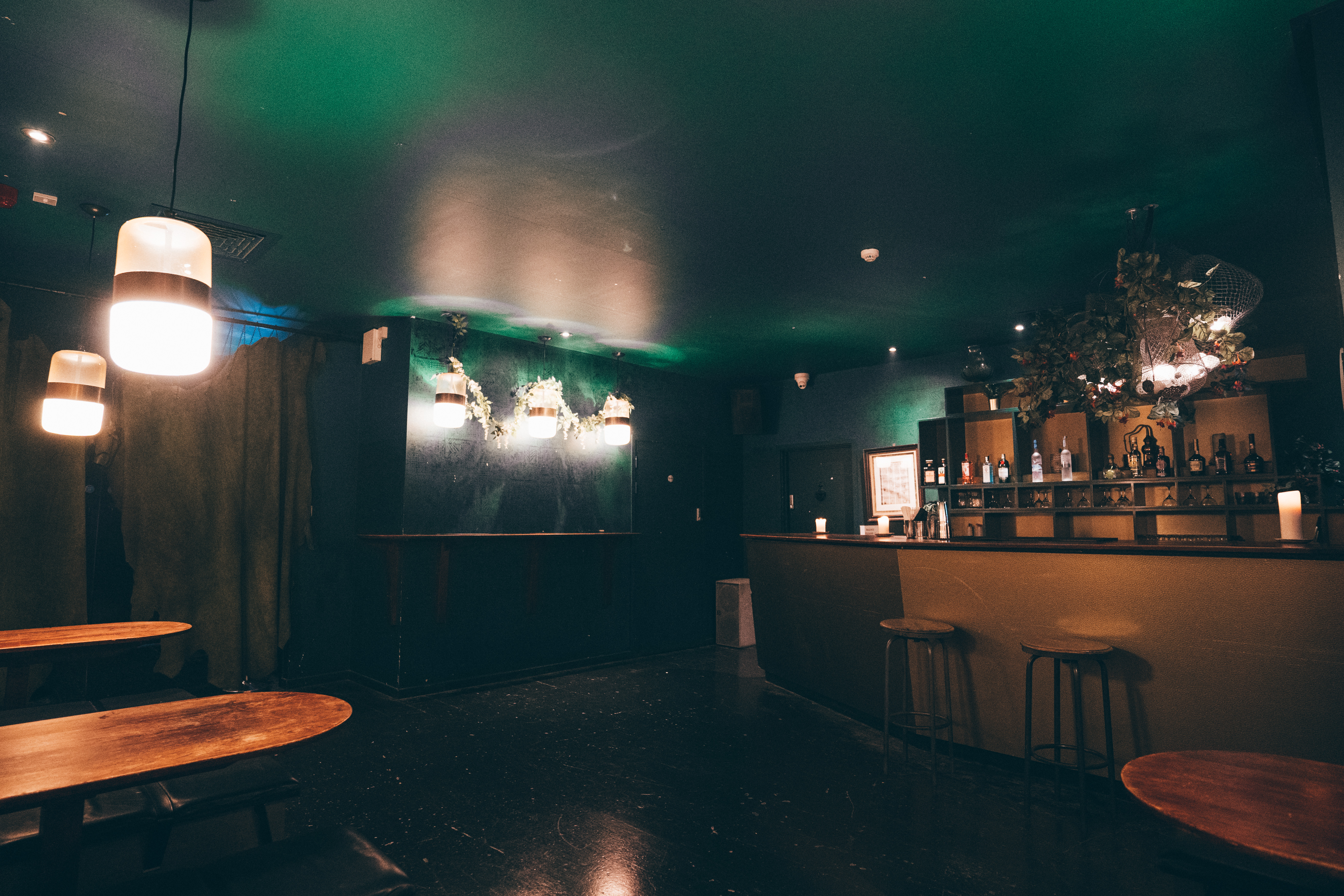 Stylish Green Room in Oslo Hackney, ideal for intimate cocktail events and gatherings.