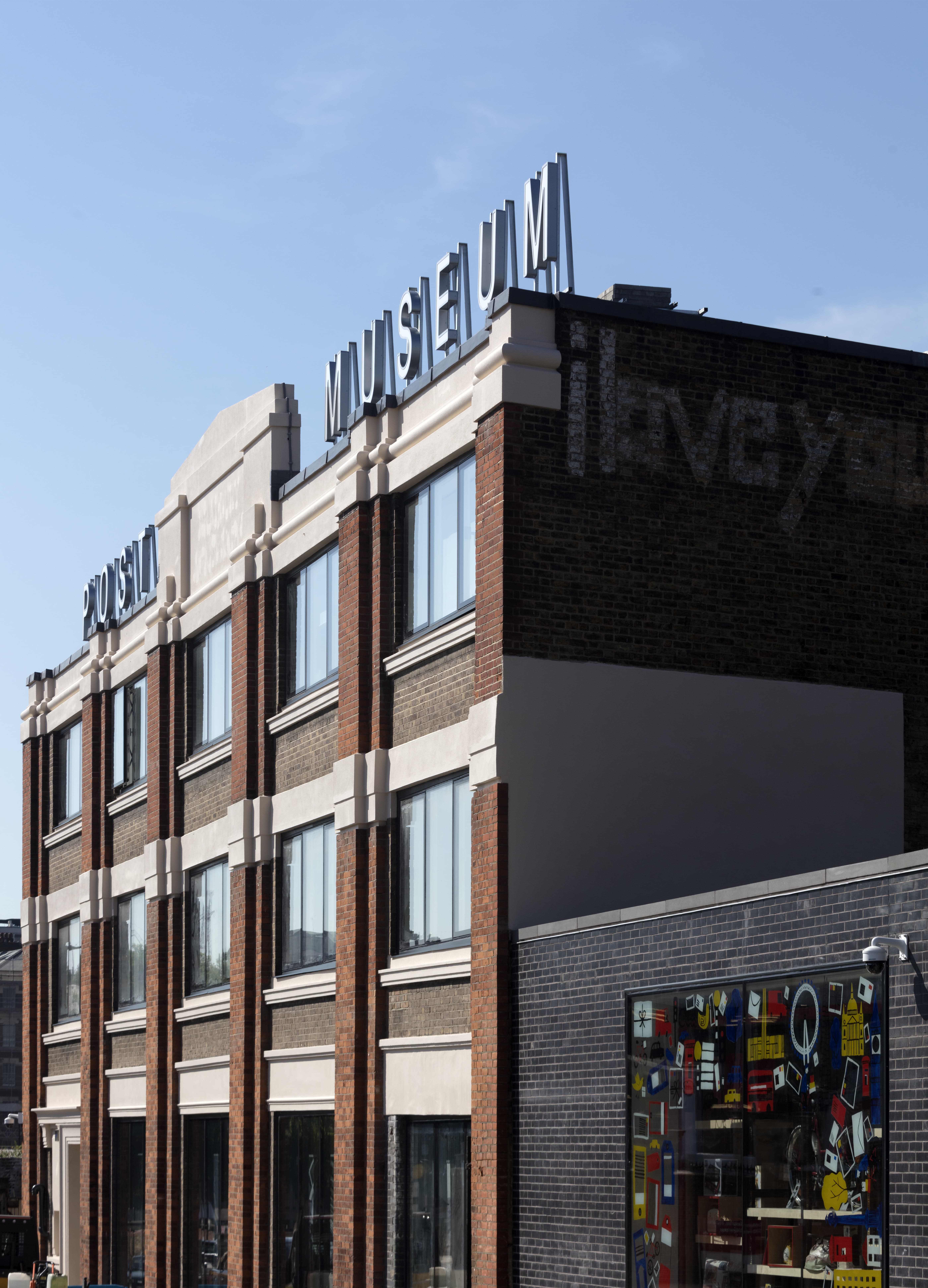 The Courtyard - htfkx2l24xs.jpg