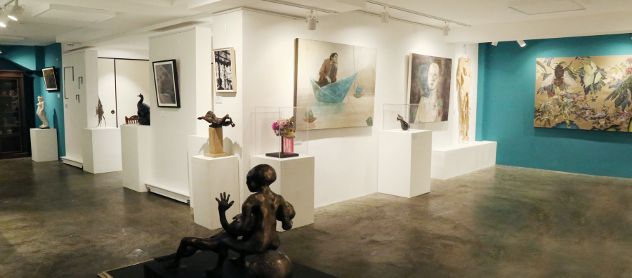 Contemporary art gallery space with clean lines, ideal for intimate events and exhibitions.