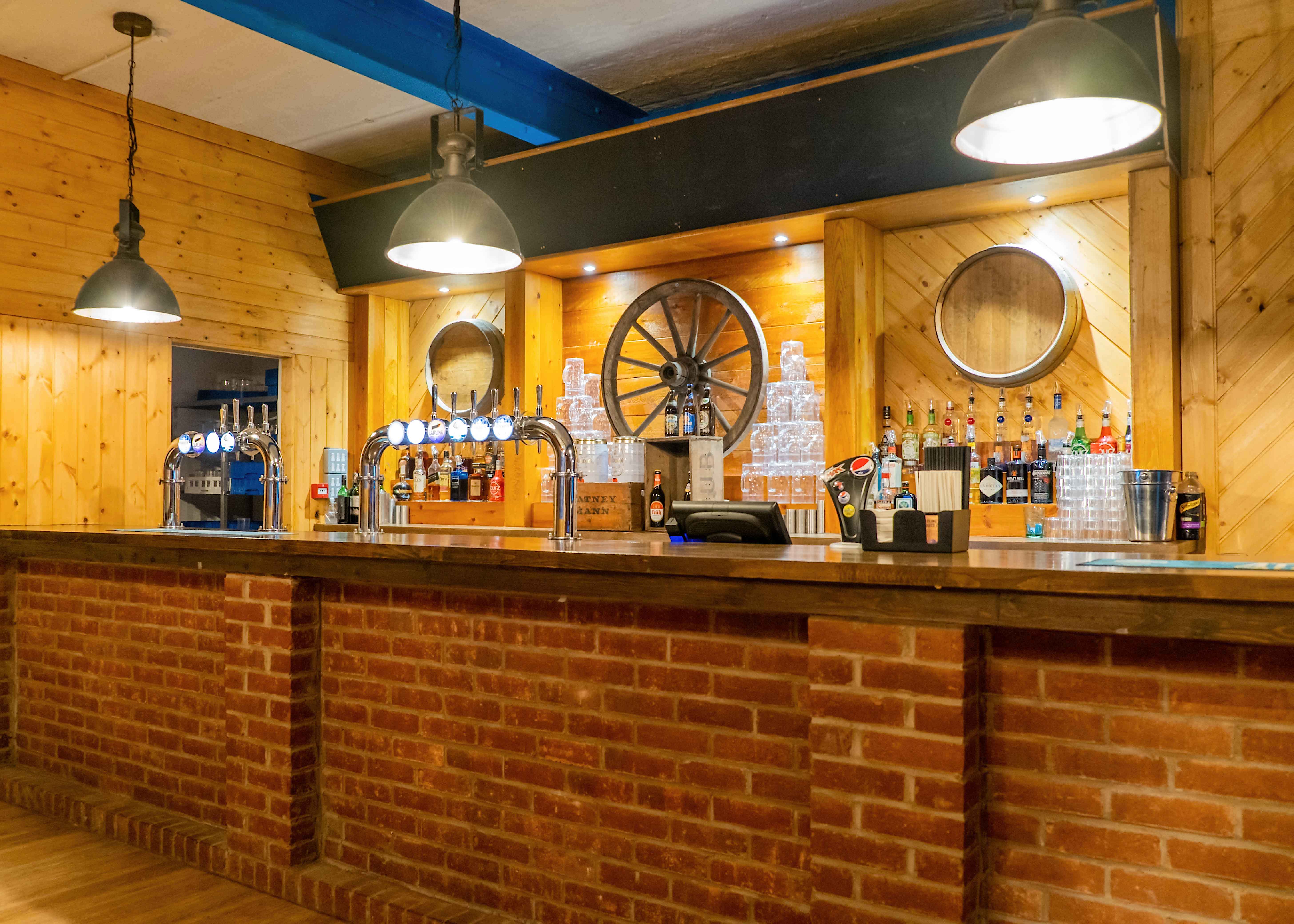 Shooters Sports Bar - vgn2rq5ql5p.jpg