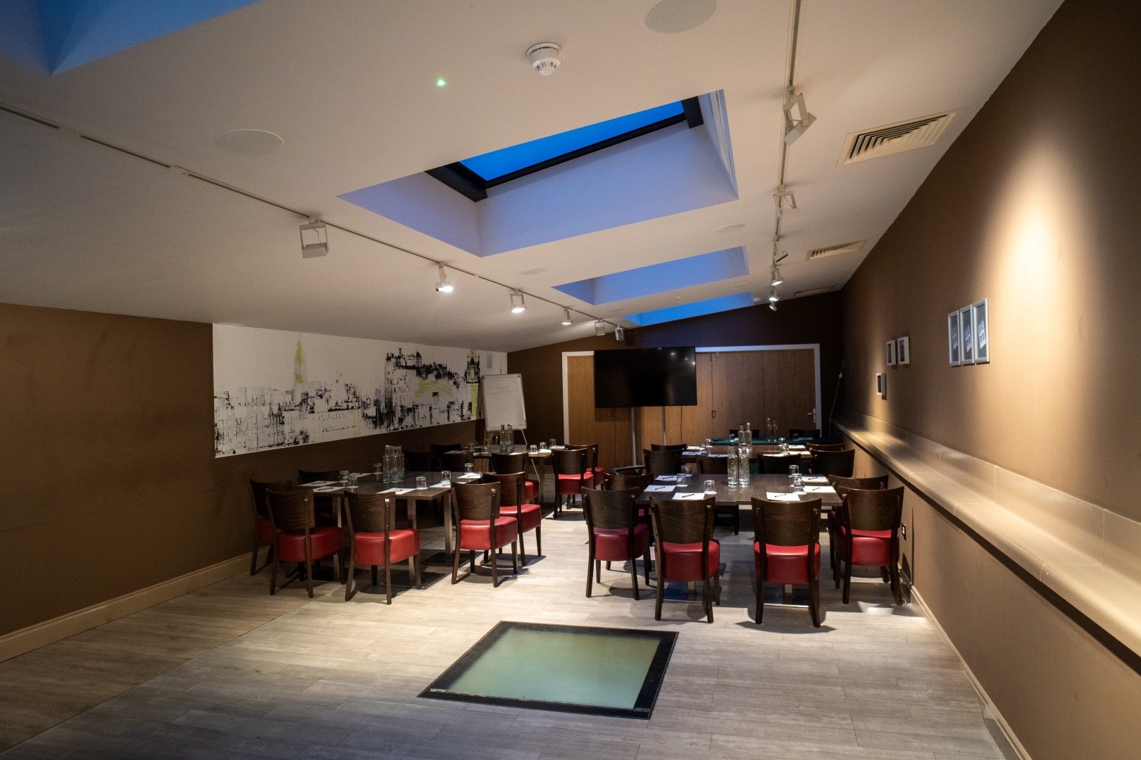 Edinburgh conference venue with natural light, perfect for corporate meetings and events.