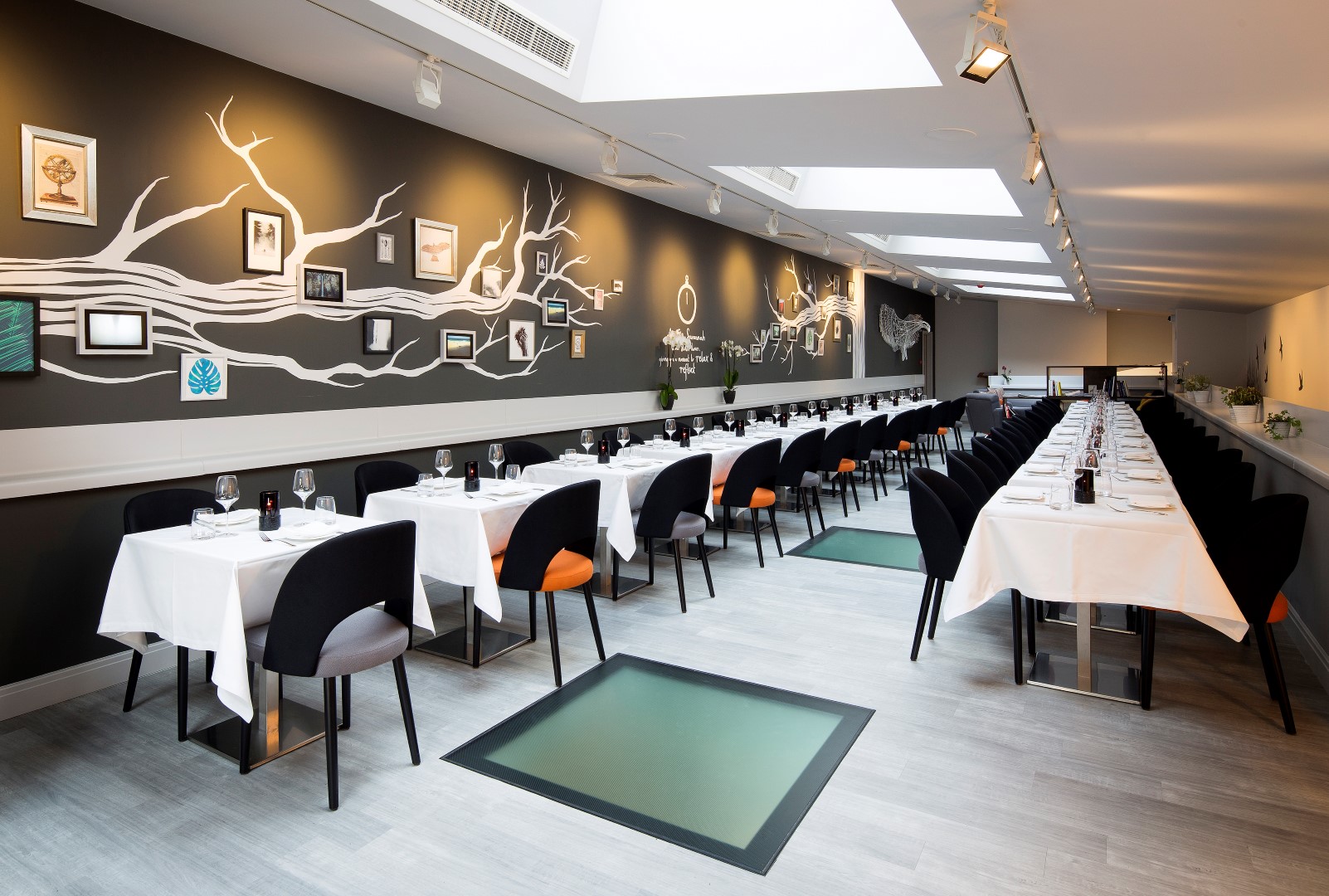 Modern dining space at Wesley Euston Hotel, ideal for corporate events and gatherings.
