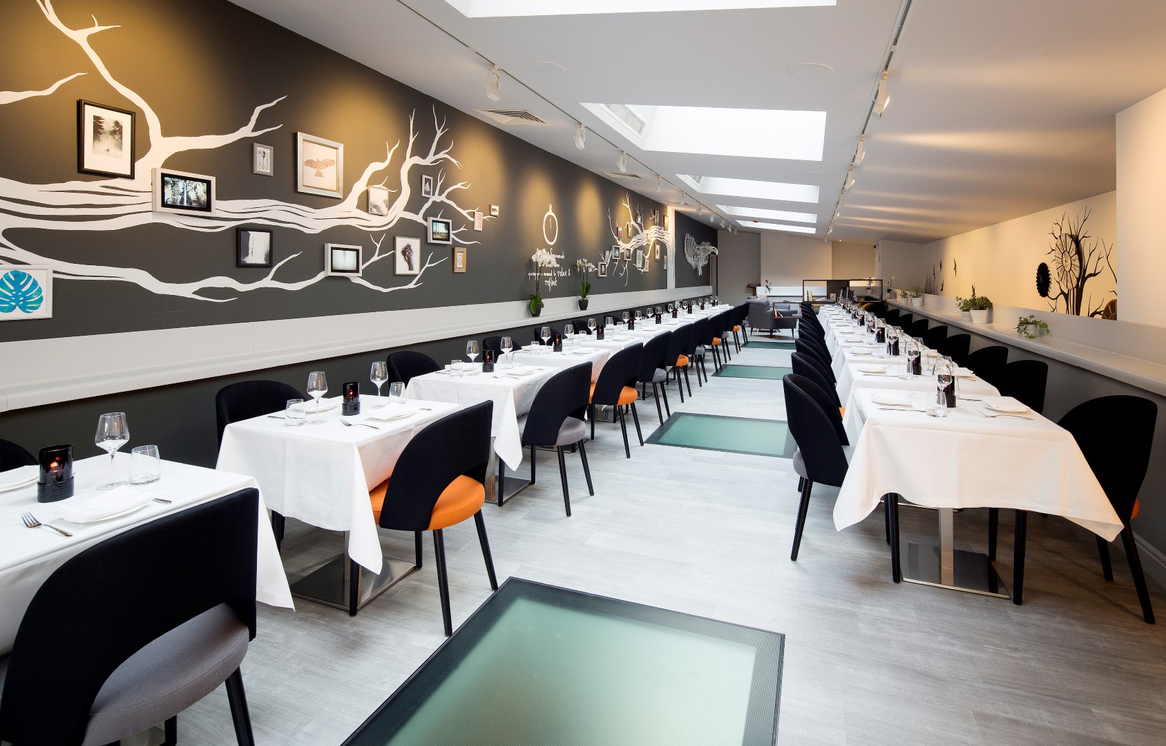 Modern dining space at Wesley Euston Hotel, ideal for corporate events and gatherings.