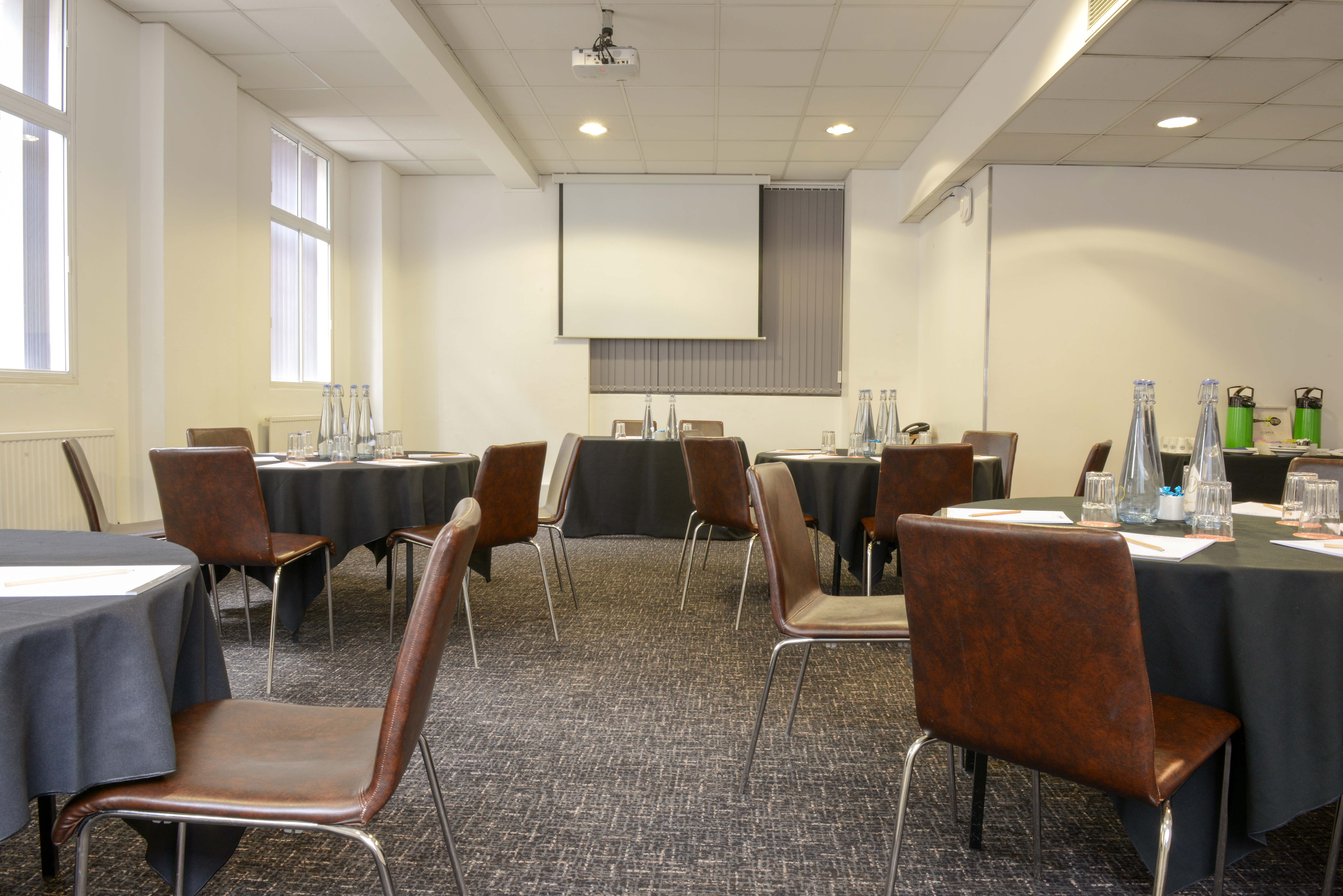 Livelpool - tans4d5edgq.jpg