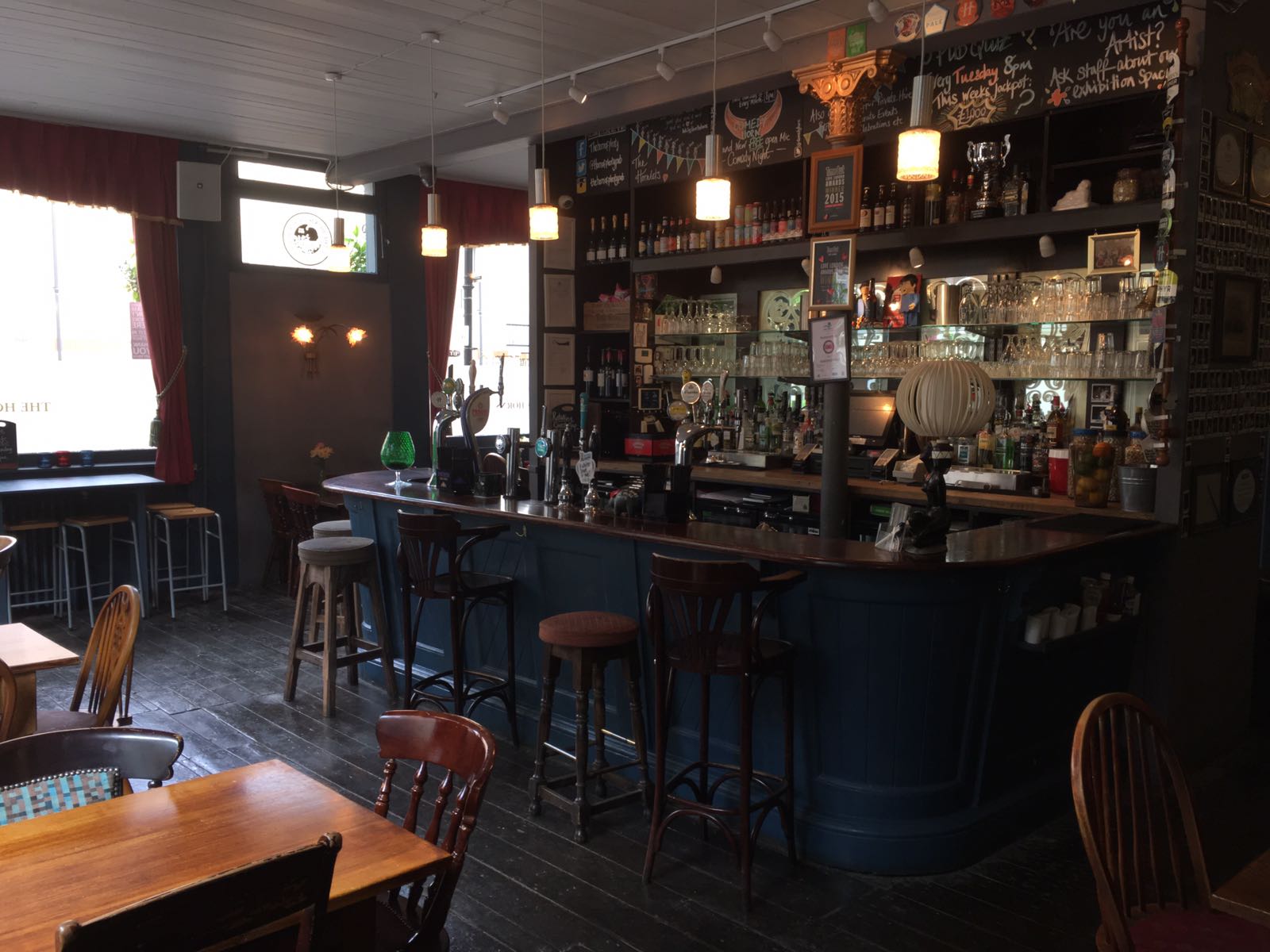 Cozy bar at The Horn of Plenty, perfect for intimate gatherings and networking events.