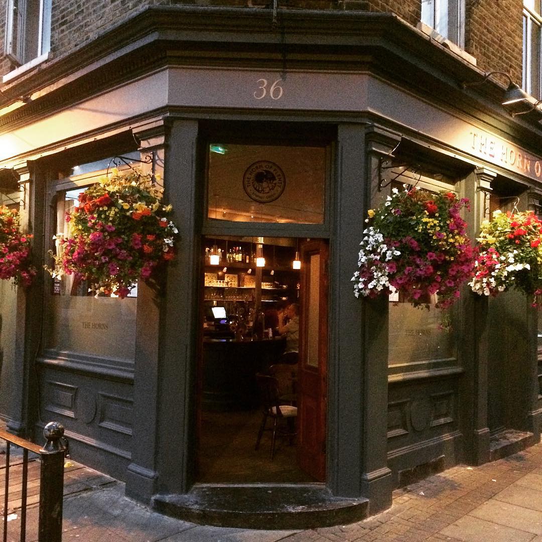 Whole Pub - g10ra4mt2js.jpg