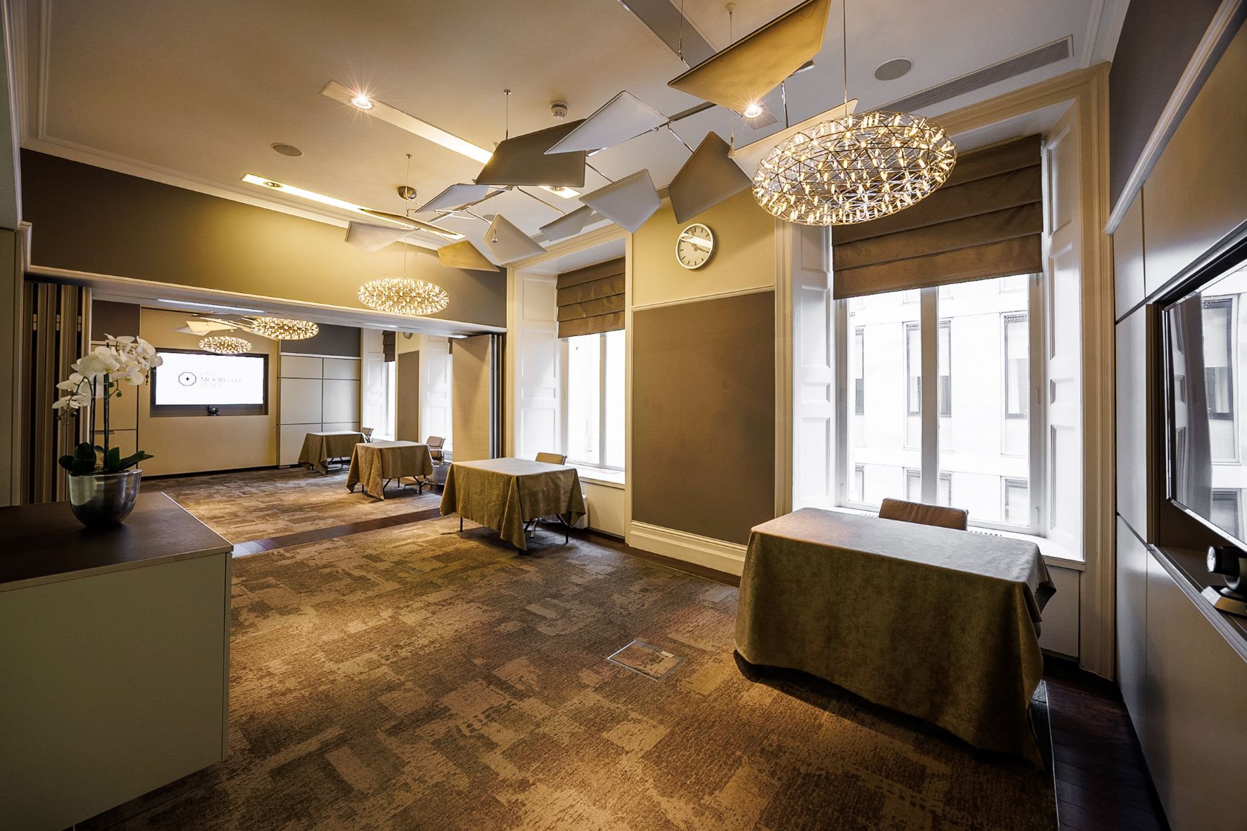Modern meeting room at One Moorgate Place, ideal for corporate events and workshops.