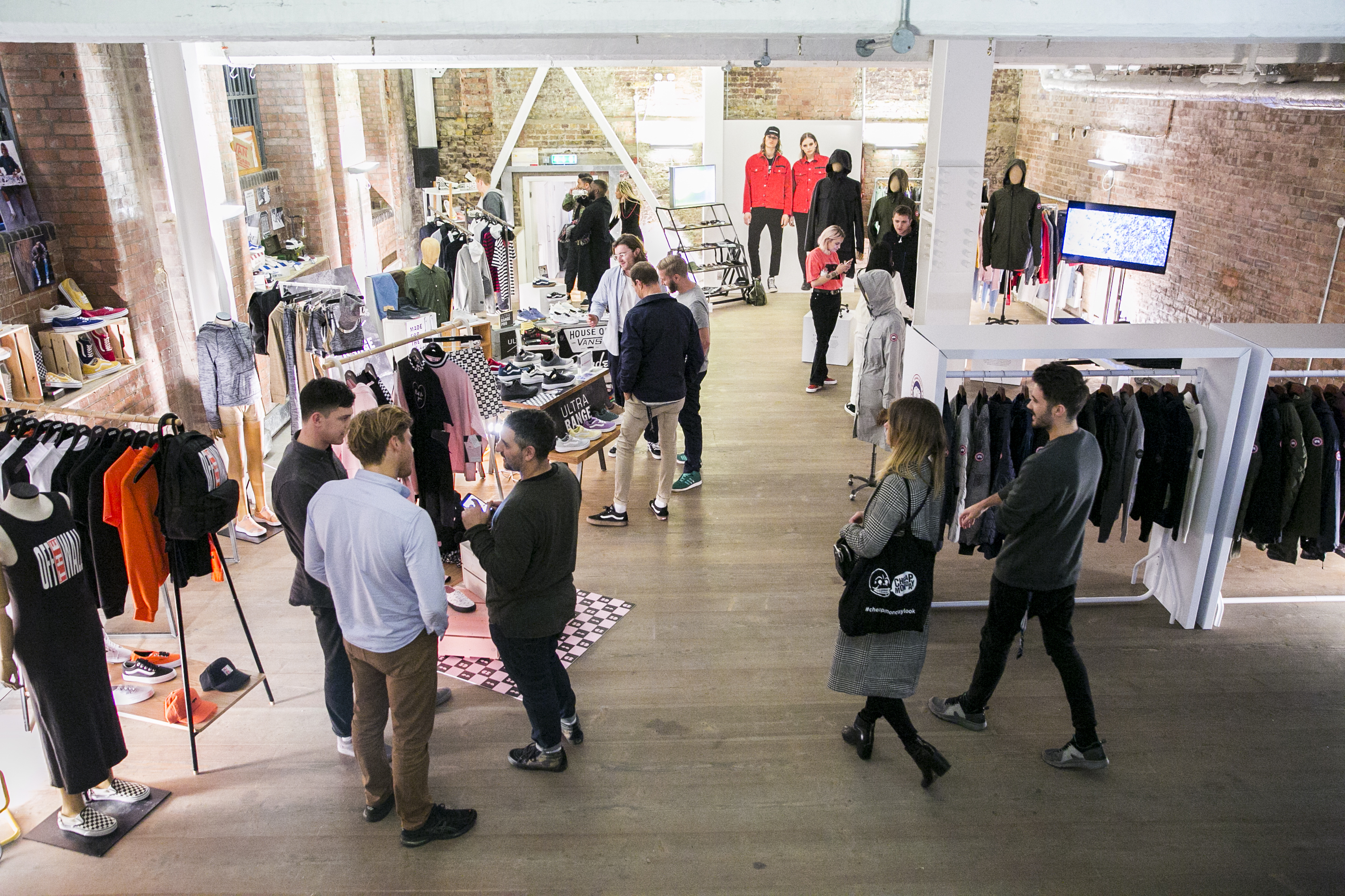 Rear Studio  - rftkxc5lcwg.jpg