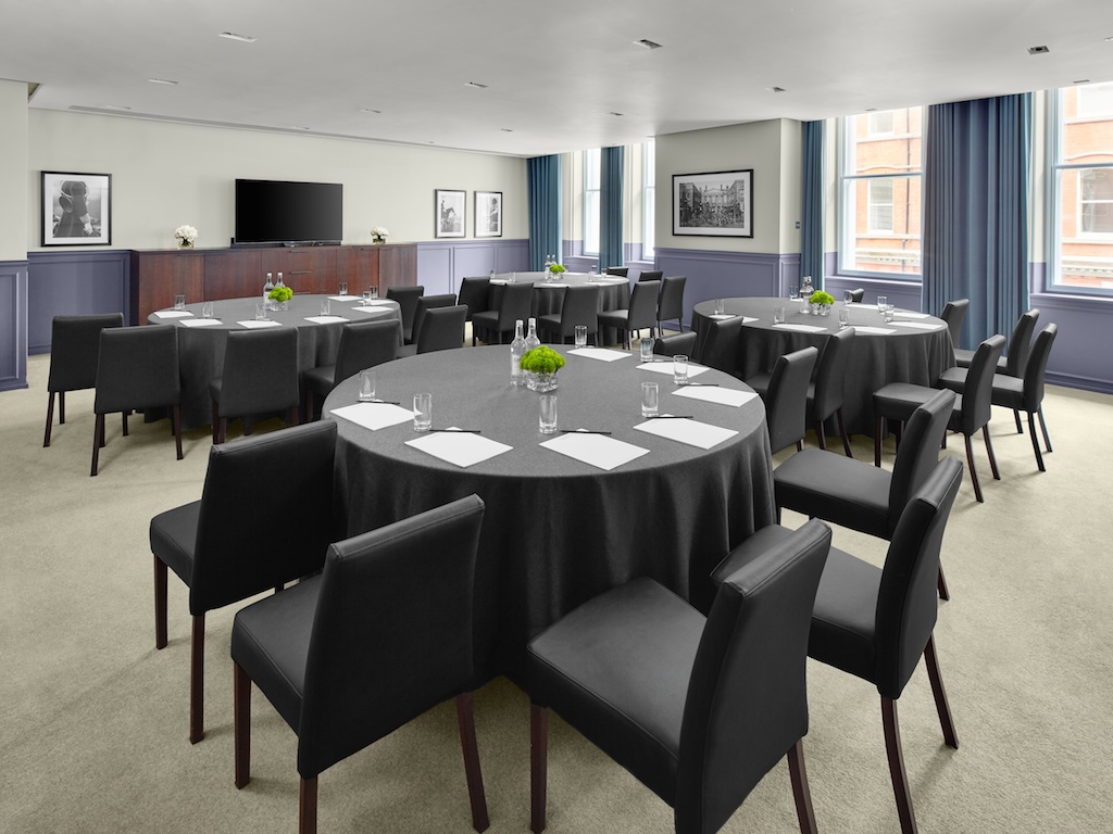 Studio II - wguvxjgpx2v.jpg