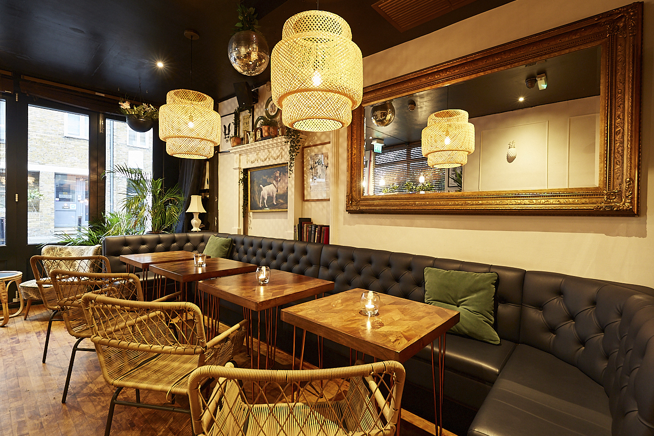 Back Lounge  - xybu5tkmsvm.jpg