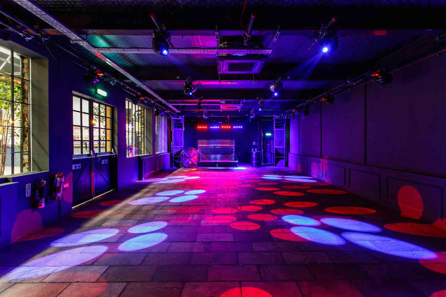 Glass House  - 38475d22-ed05-49ef-94e8-6bf8fa480299.jpg