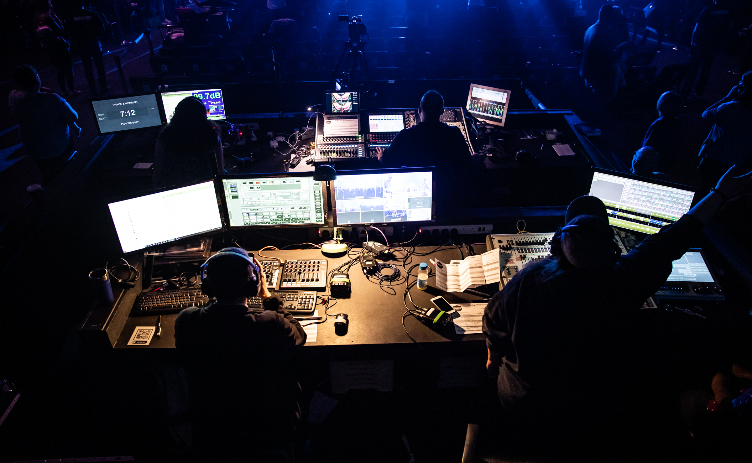 Dynamic control room for live events with screens and equipment at !Audacious Conferencing.