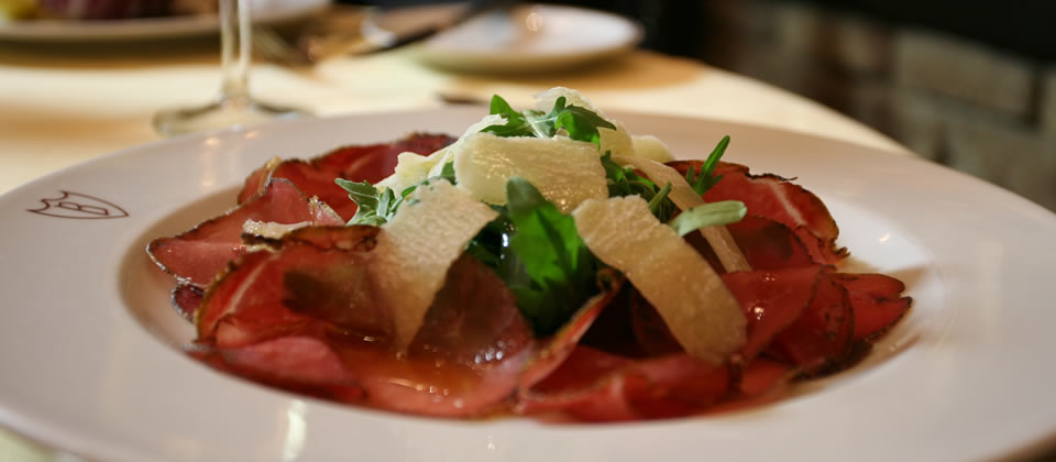 Main Restaurant - sujnvhd35di.jpg