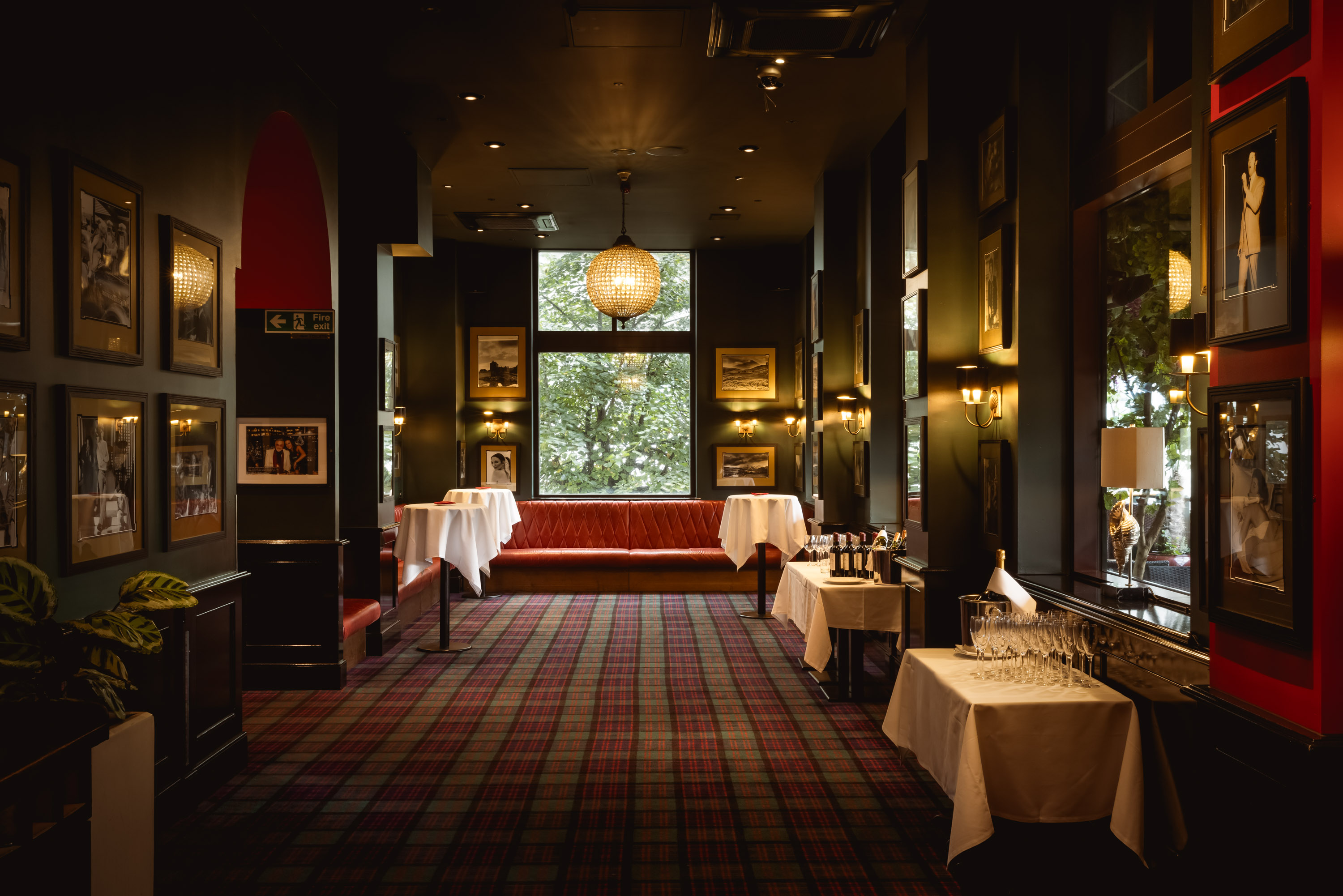 Hine Bar and Terrace - krxmilc05bx.jpg