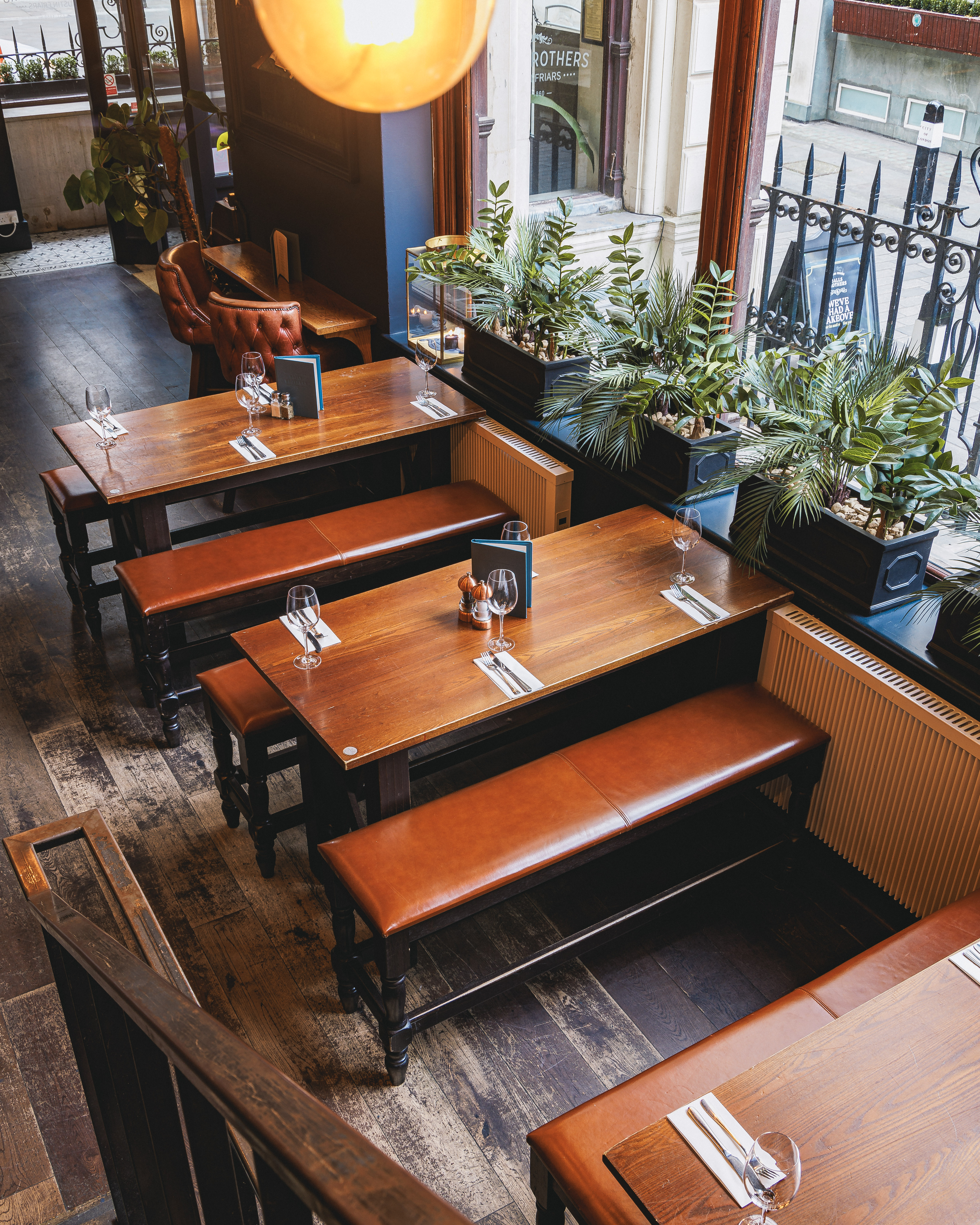 Main Bar - osh3h2wcw3v.jpg