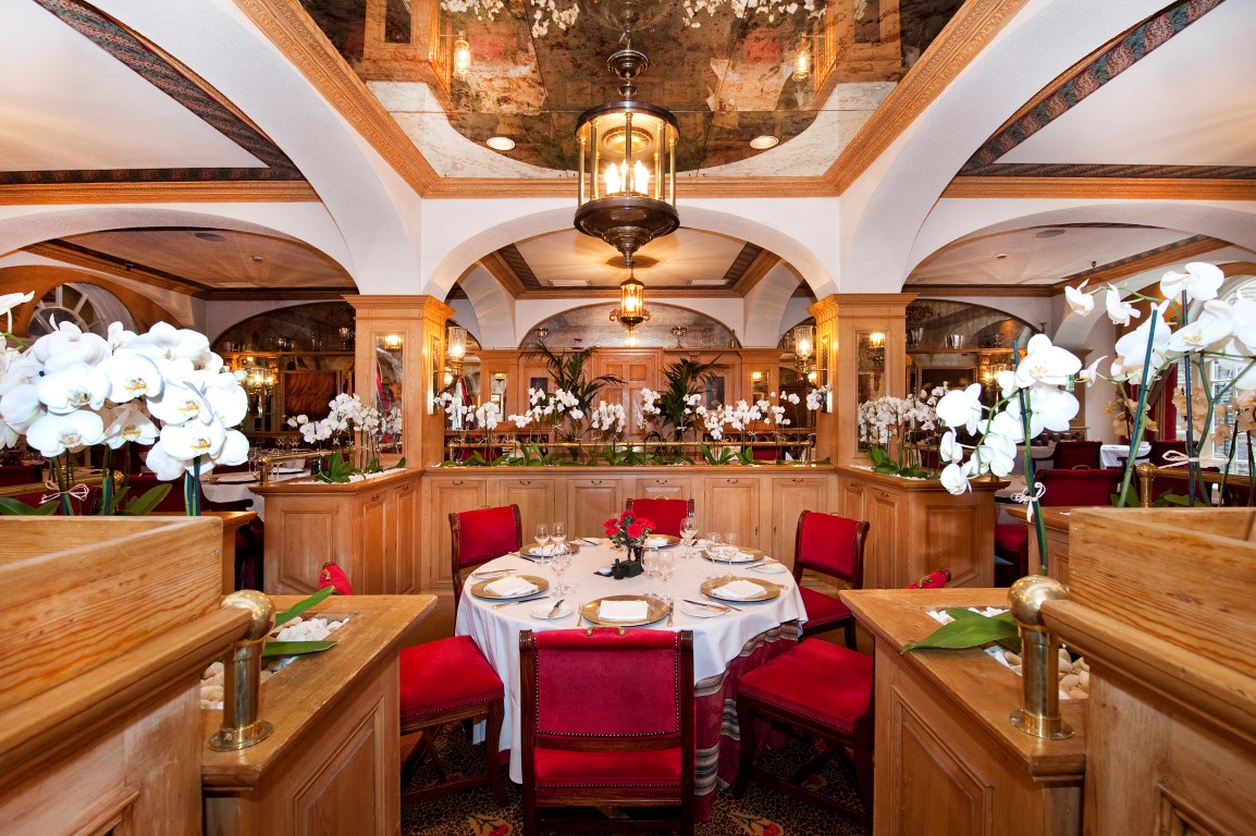 Elegant dining at Butlers Restaurant, Chesterfield Mayfair Hotel, ideal for upscale events.