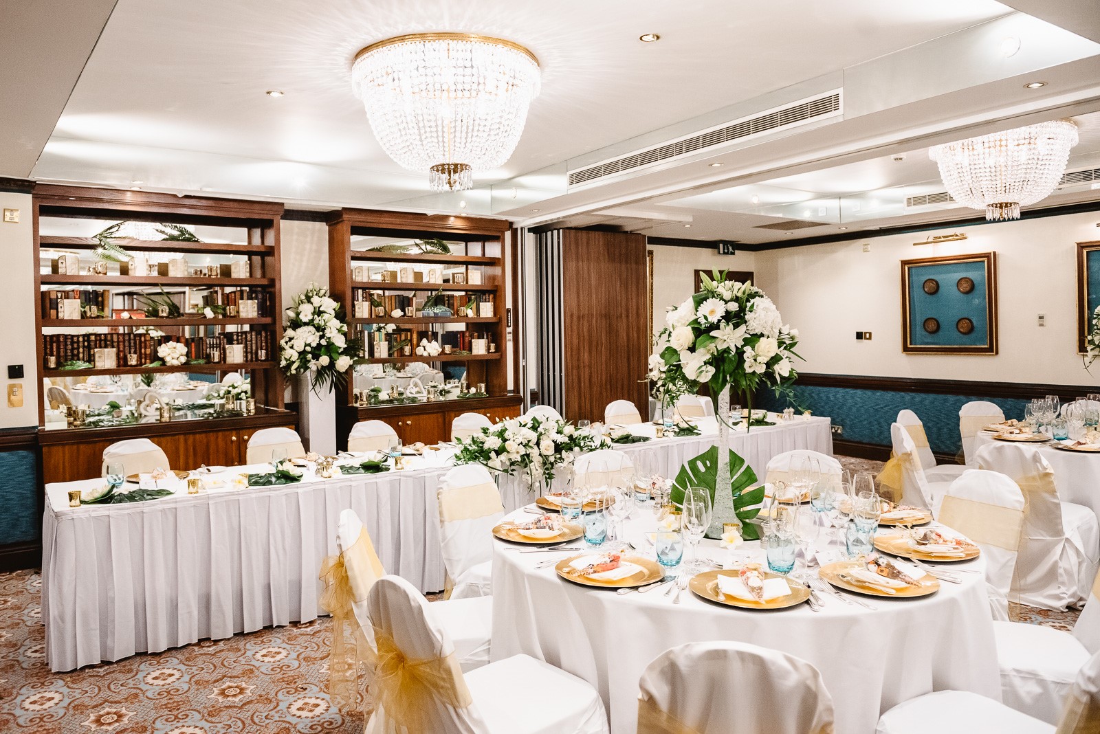 Elegant banquet room in Van Dyke Suite, perfect for weddings and corporate events.