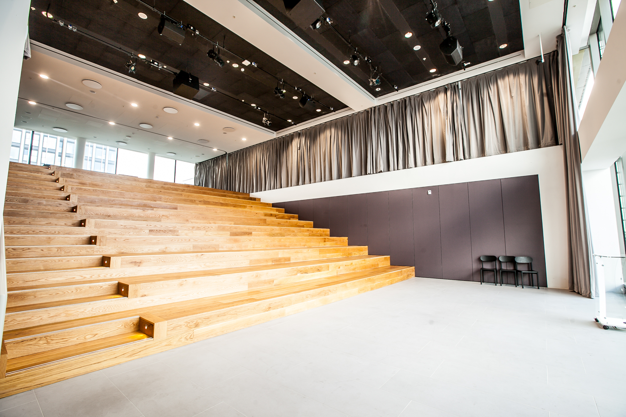 Amphitheatre in Sea Containers Events with tiered seating for presentations and workshops.