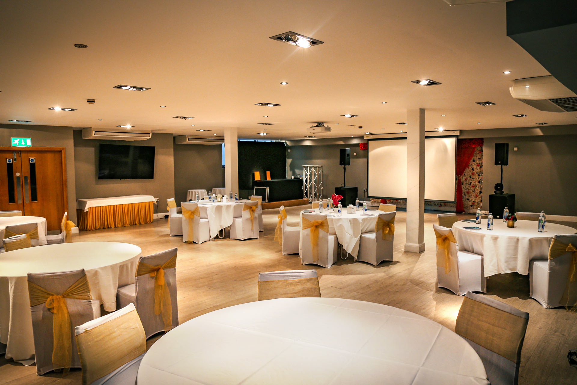 Mehfil Banquet - 5uq5lybvmhs.jpg