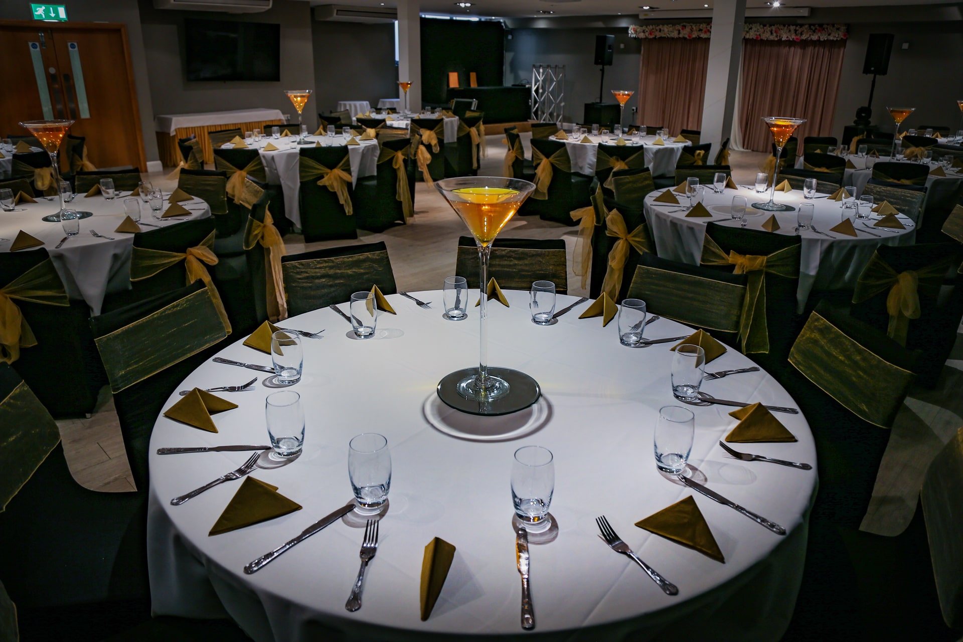 Mehfil Banquet - ruj0safr4sn.jpg