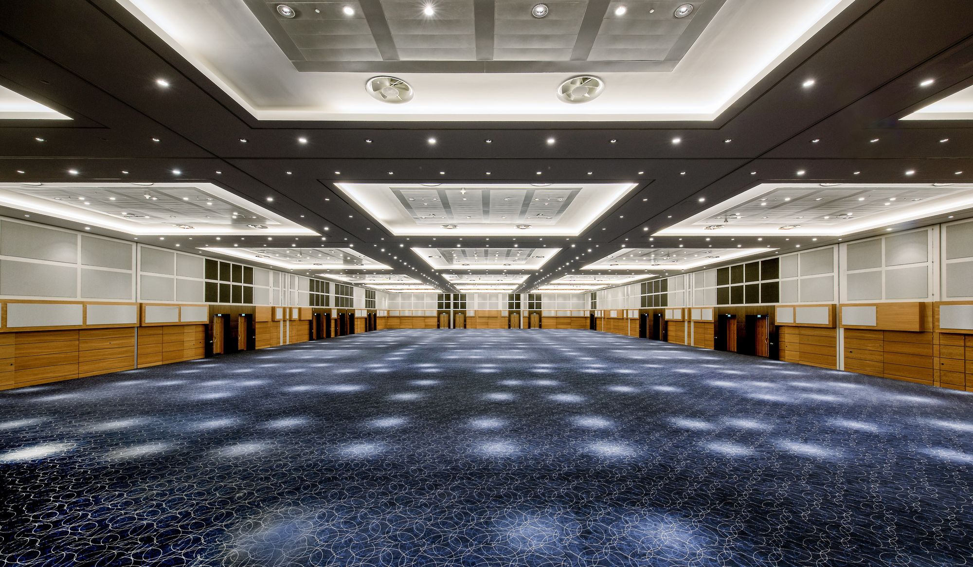 Arora Ballroom at InterContinental London - spacious event hall for conferences and banquets.