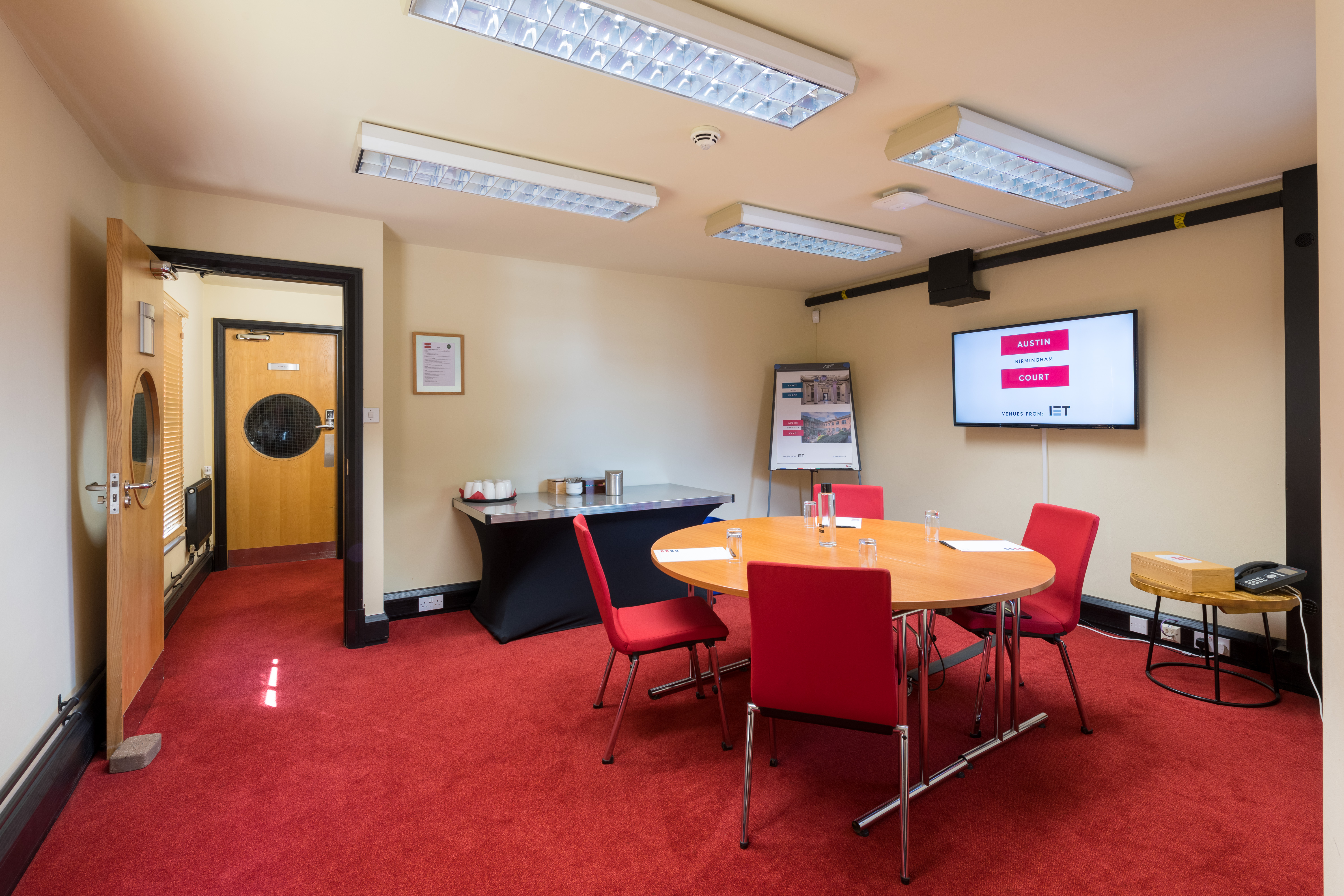 Brindley Room at IET Birmingham: round table meeting space for client meetings and brainstorming.