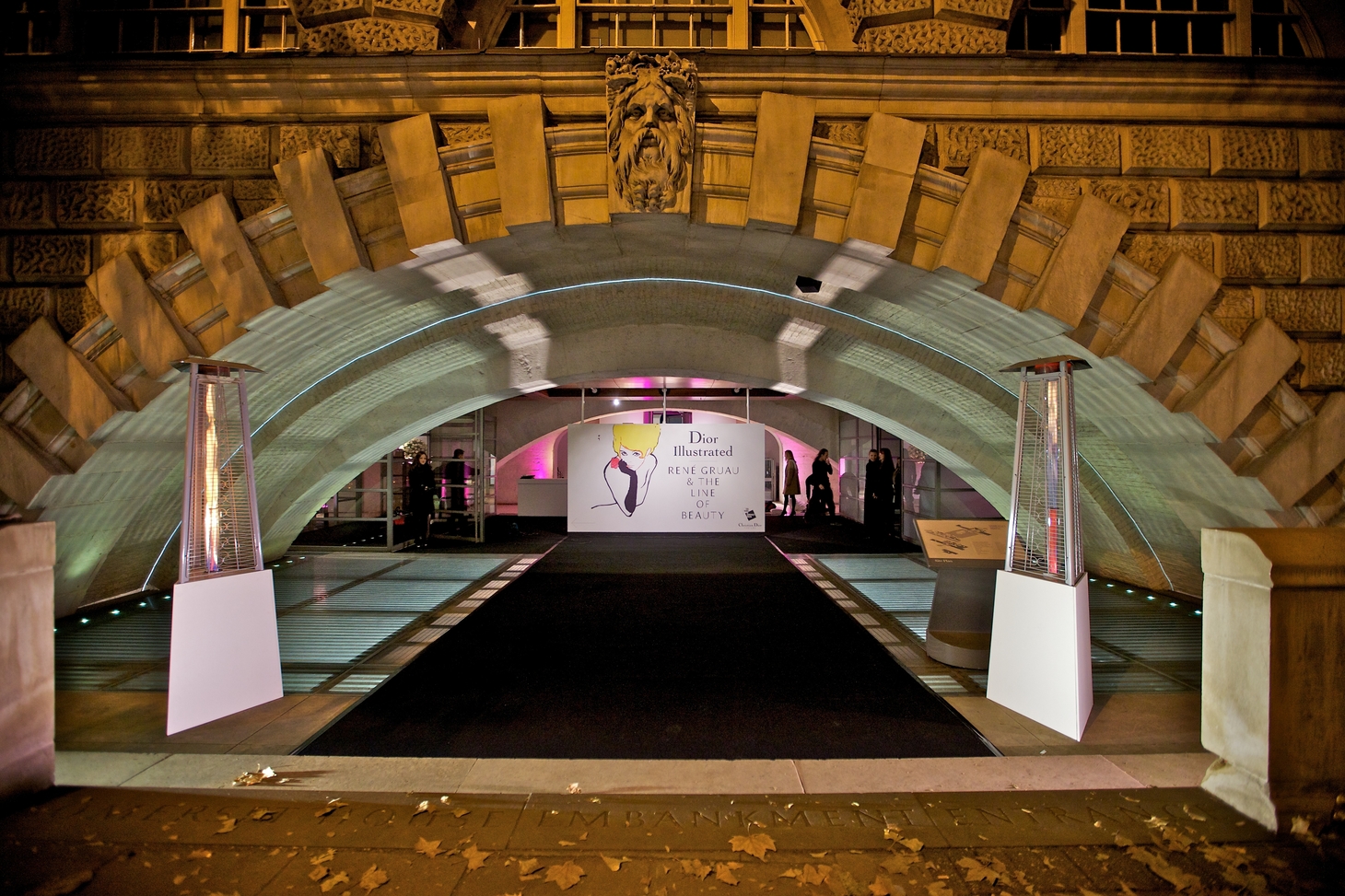 The Embankment Galleries - 1uw40jqot1n.jpg