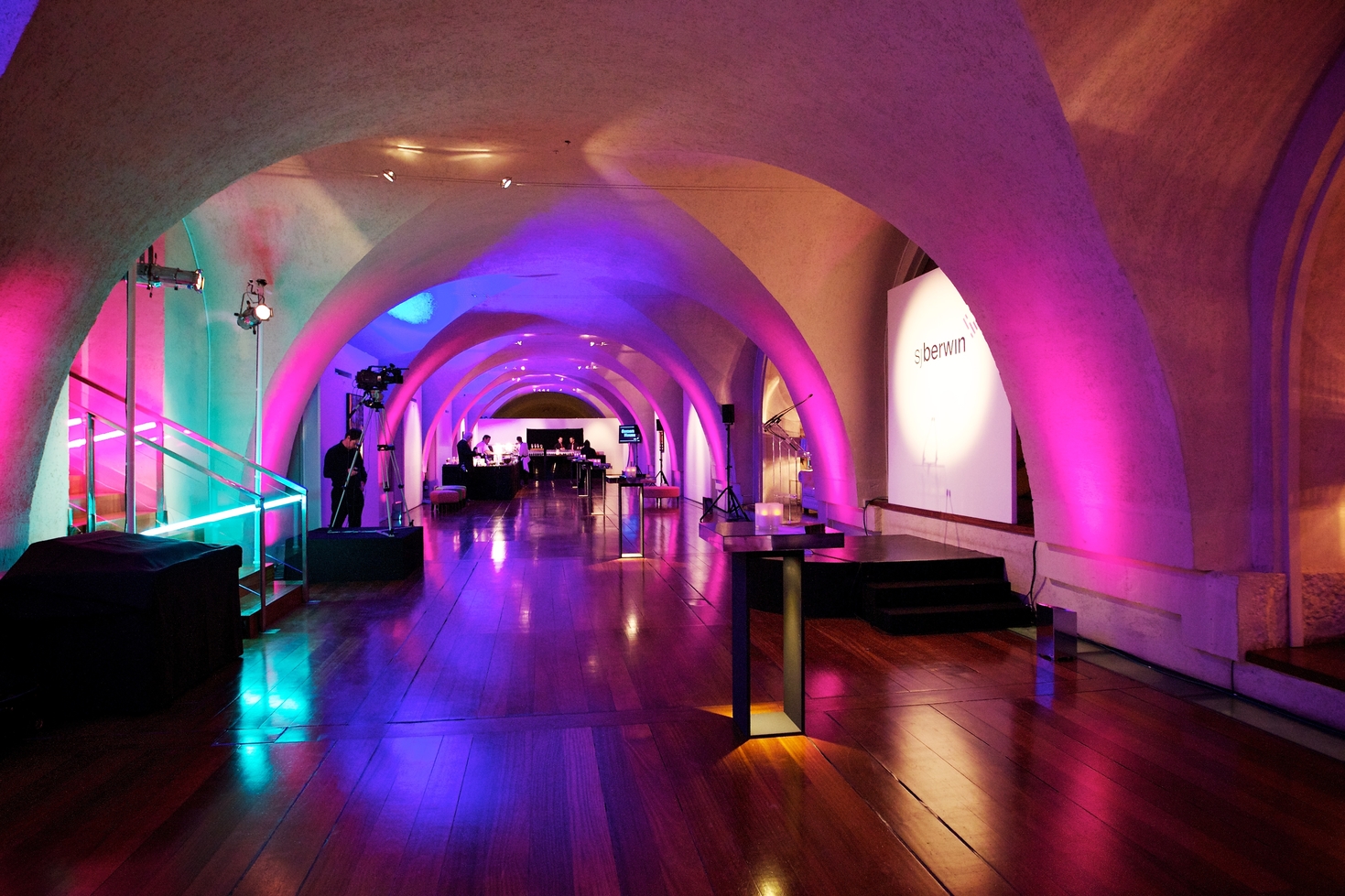 The Embankment Galleries - 2nx4uic2fu4.jpg