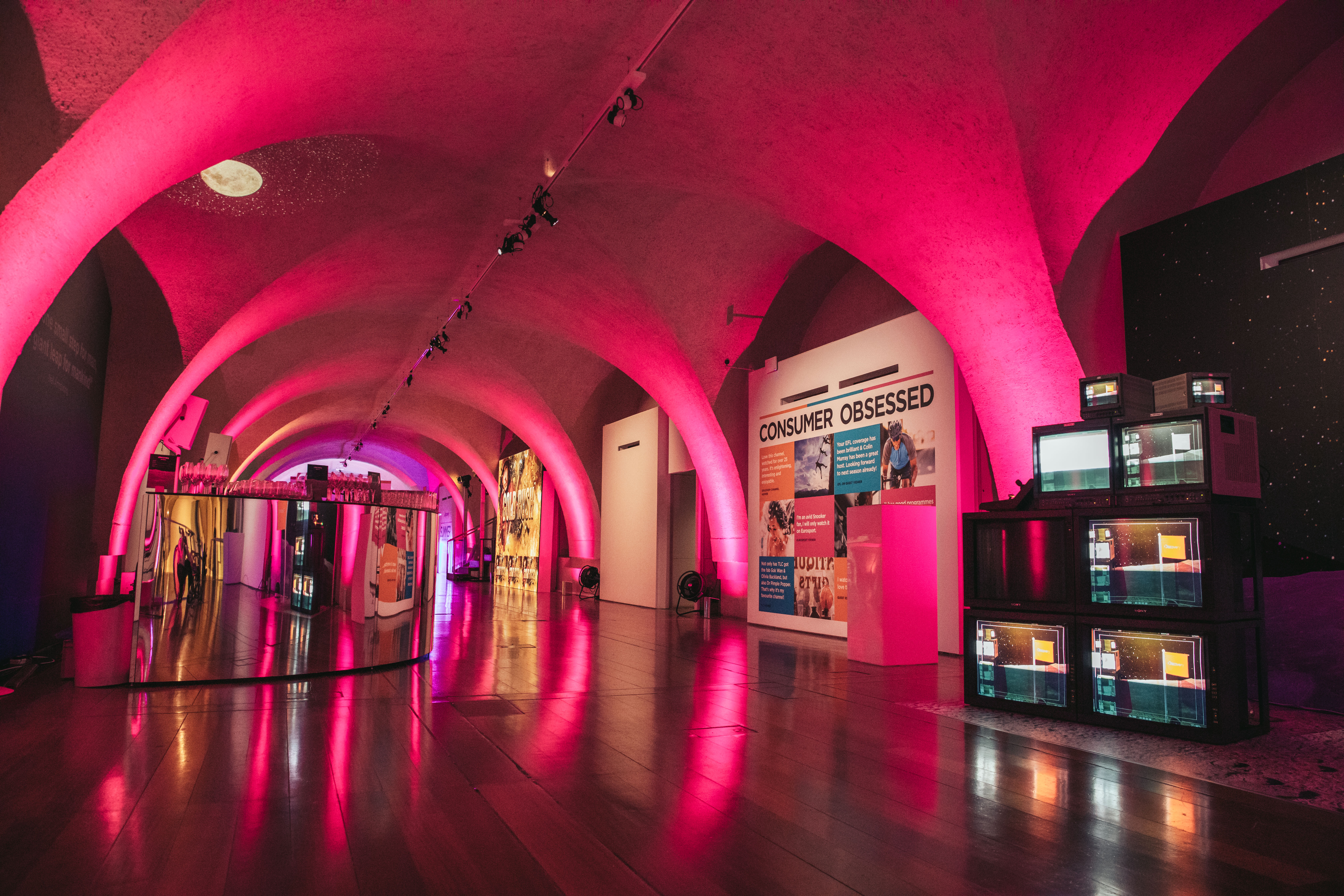 The Embankment Galleries - 2wfz4atm2yj.jpg