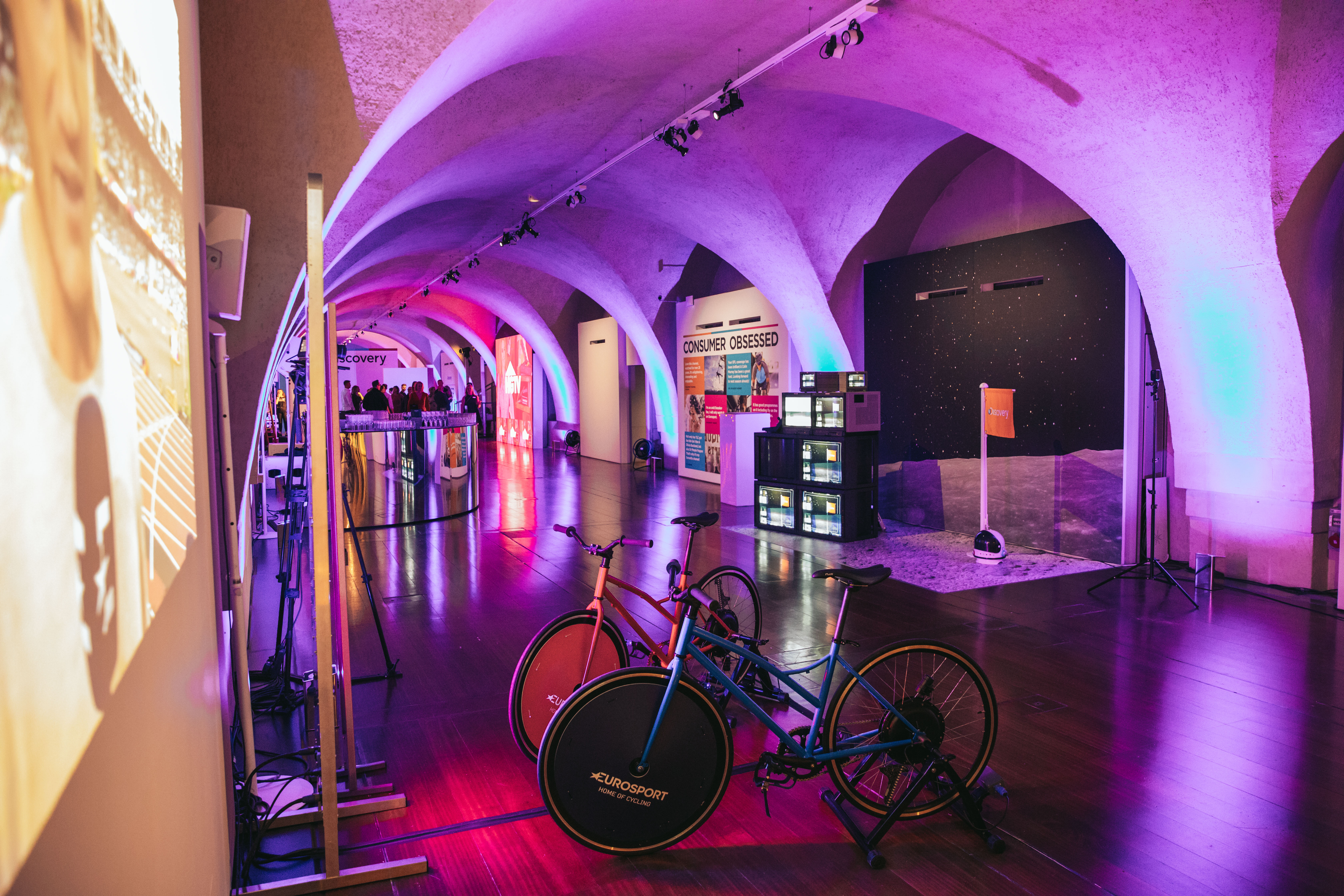Vibrant Embankment Galleries with arched ceiling for creative events and exhibitions.